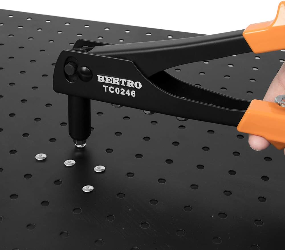 Detalle de BEETRO Heavy Duty Hand Riveter Review: 4 size set with 100 rivets for metal, plastic and leather