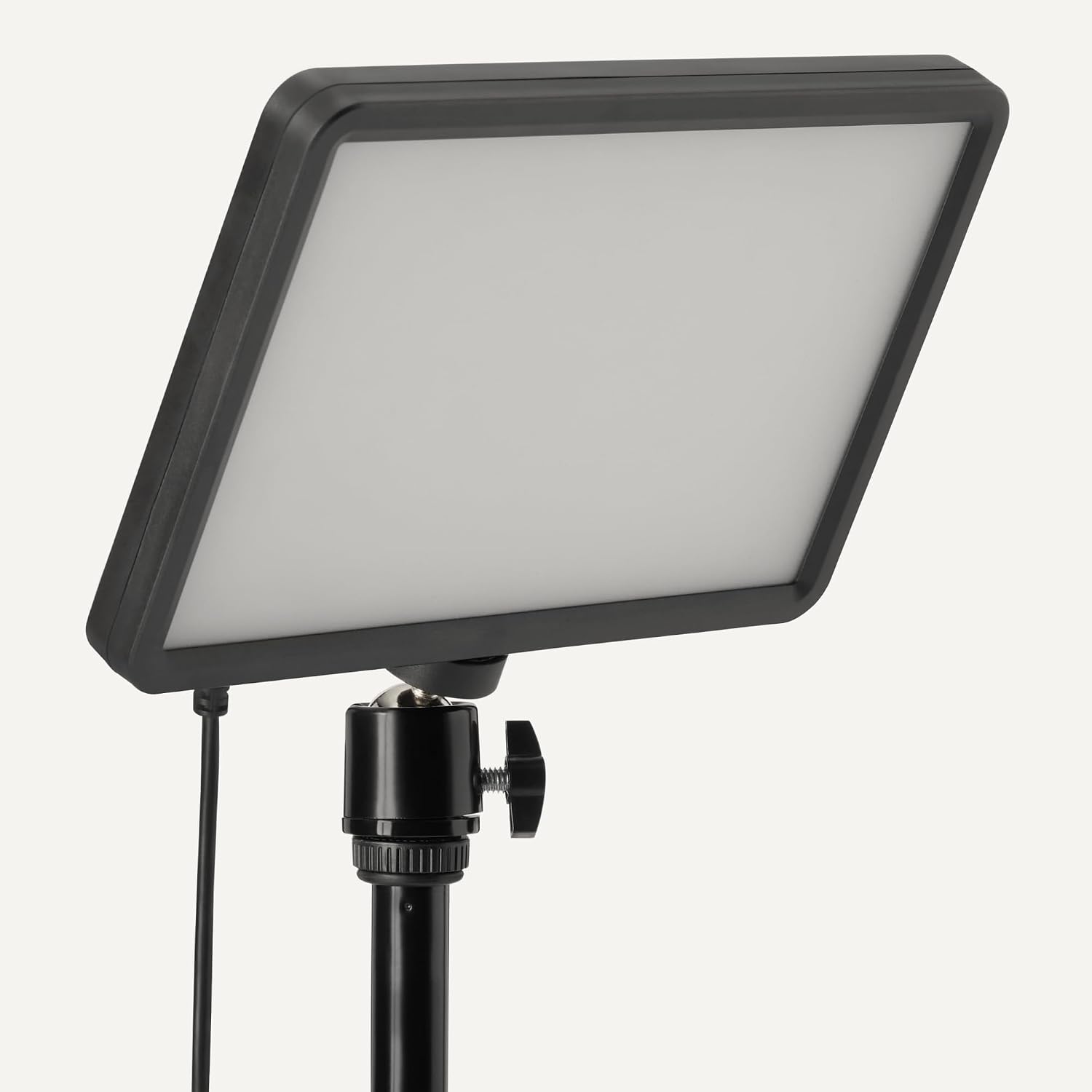 Detalle de Amazonベーシック 撮影用ライト RGB LED照明キット 2個セット・調整可能三脚付き
