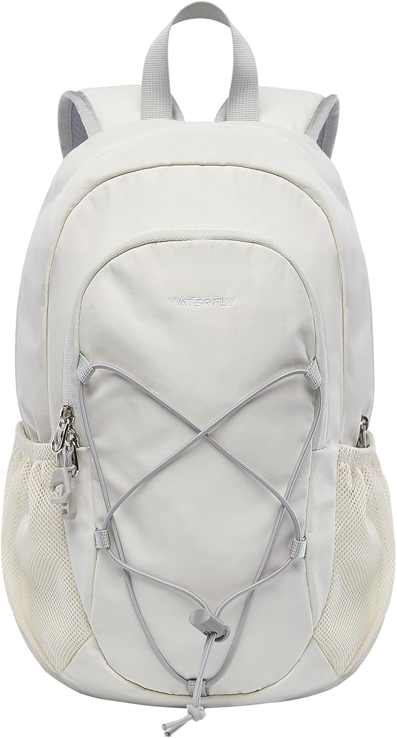 Detalle de Waterfly 12L hiking backpack with chest strap
