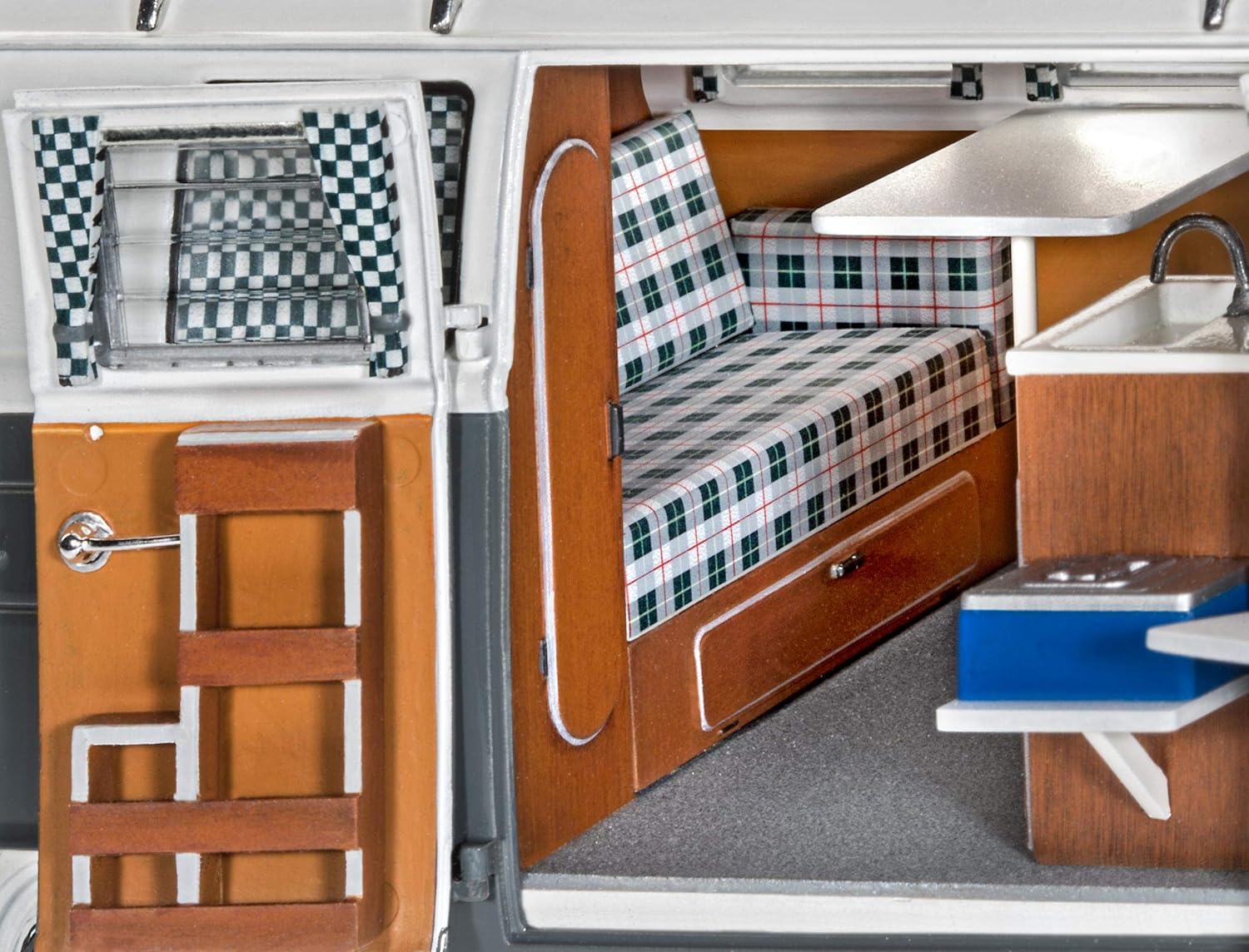Thumbnail 3 de Revell 07674 Volkswagen VW T1 Bulli Camper – Modellbausatz 1:24, unlackiert, für Experten