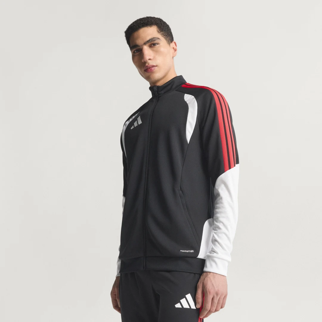 Detalle de Chaqueta de entrenamiento Tiro 26 Competition de Adidas – negro