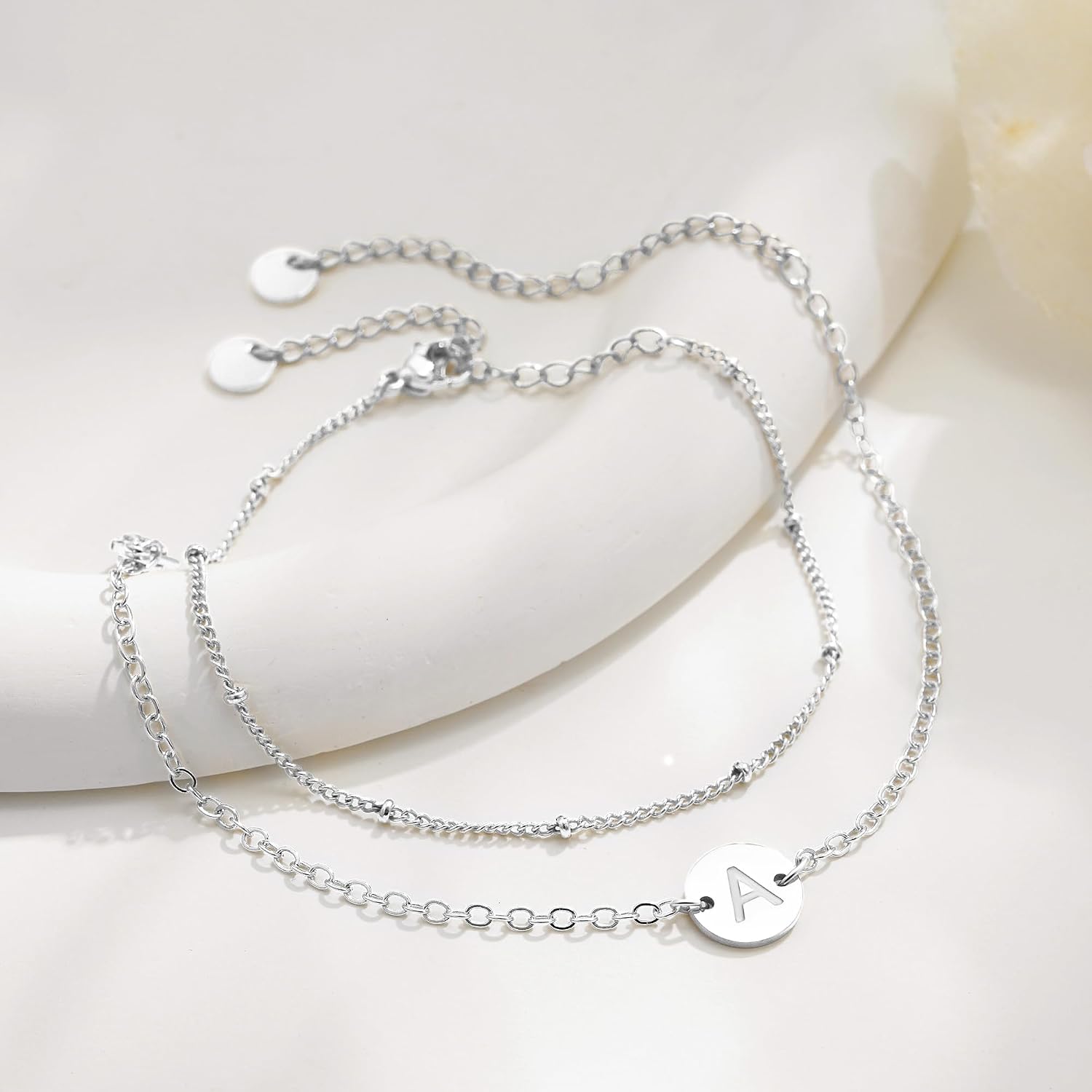 Detalle 2 de SLOONG Buchstaben-Armband Damen in Gold/Silber, 18K vergoldet, verstellbar