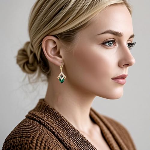 Detalle de Aliyoham Emerald Green Hoop Earrings with Cubic Zirconia – 18K Gold Plated Dangle Hoops