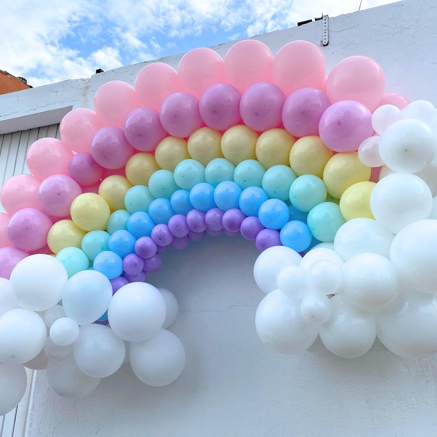 Detalle de Pastel Balloons 12-Inch Rainbow Macaron Kit (30 pcs) with Ribbon for Parties