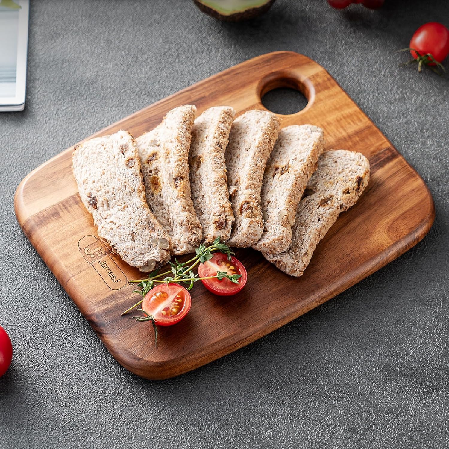 Detalle de Acacia Wood chopping boards (James.F) – solid acacia wooden cutting & serving board with hanging hole