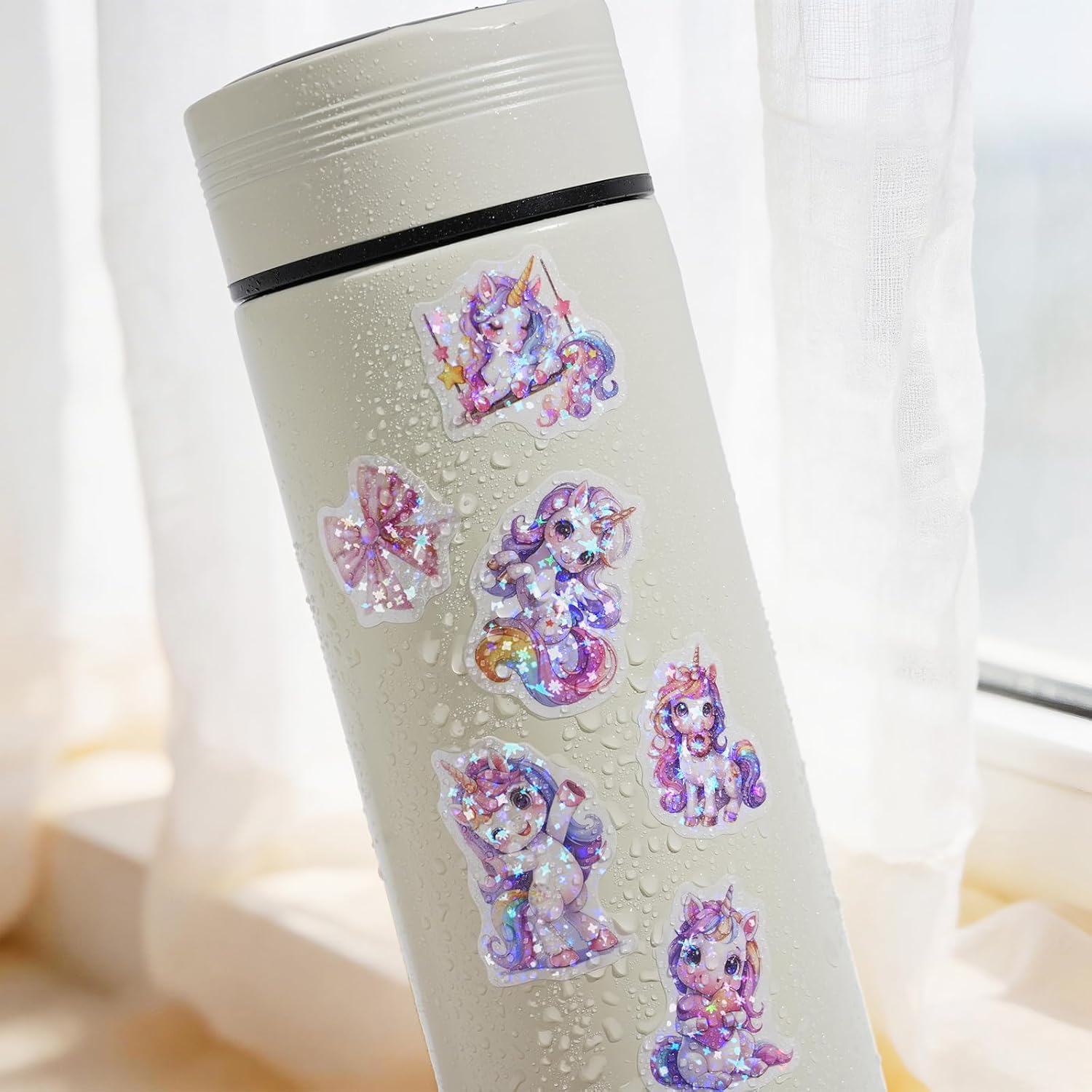 Detalle de Unicorn Glitter Stickers for Children – 8 Cute Unicorns with a Holographic Finish