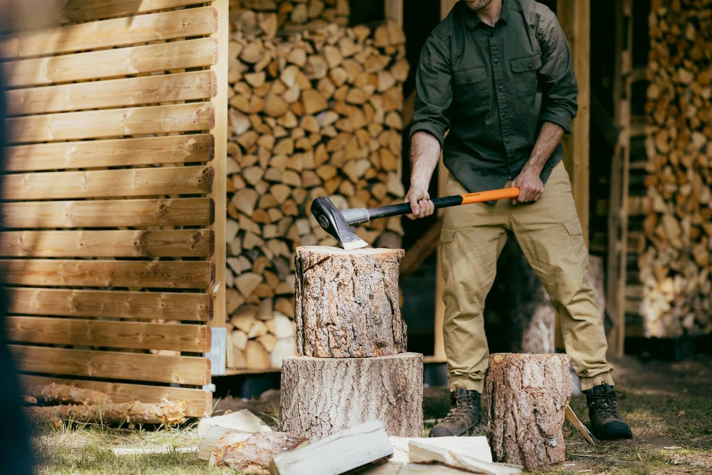 Detalle 1 de Fiskars X46 klyvhammare – 2-i-1-yxa och hammare, 4,6 kg