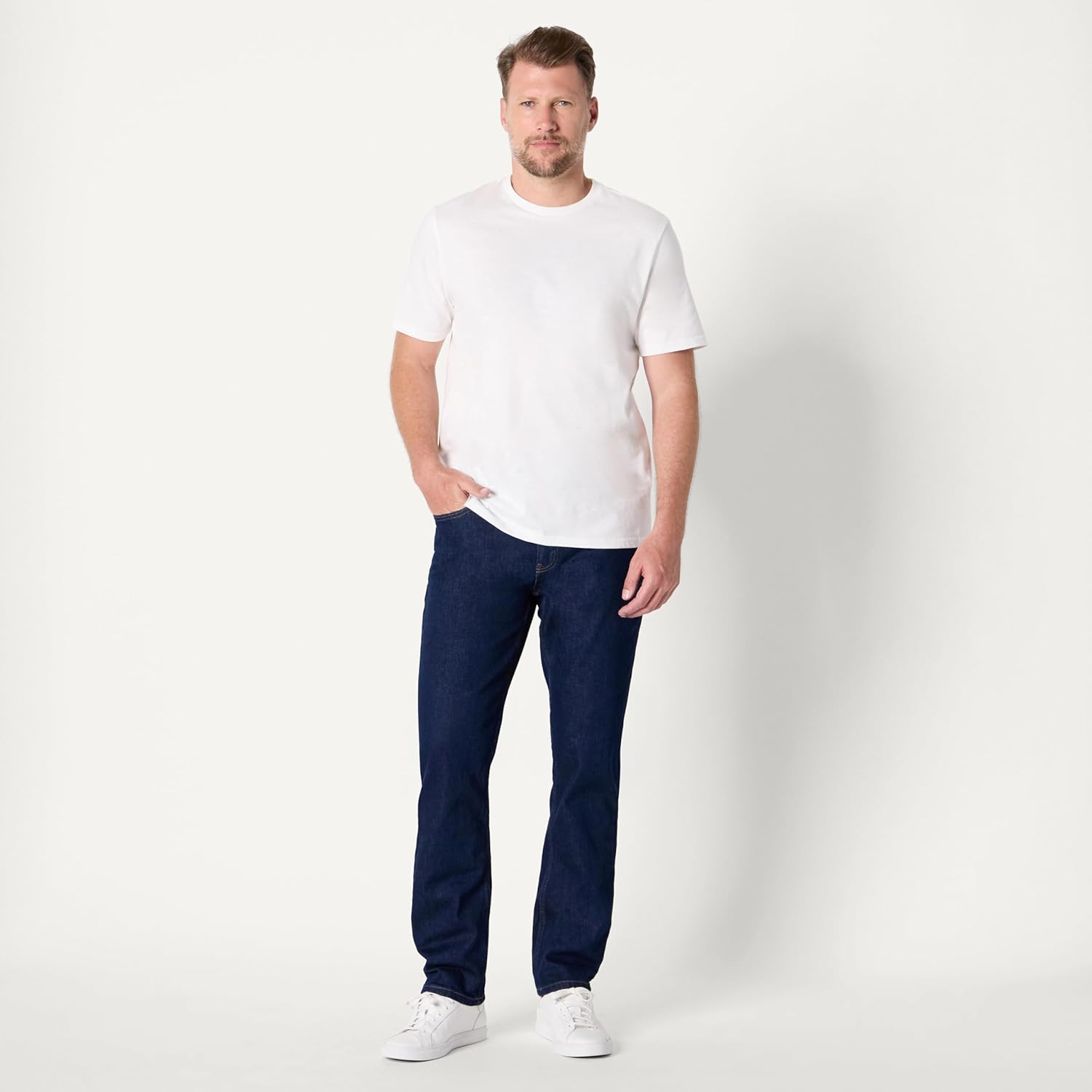 Thumbnail 2 de Amazon Essentials Herren Straight-Fit-Jeans mit geringem Stretchanteil