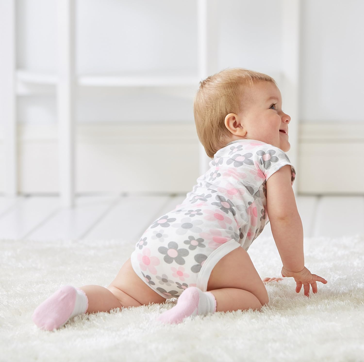 Detalle de Gerber Baby Girls Bodysuits – set di 5 body a maniche per neonate