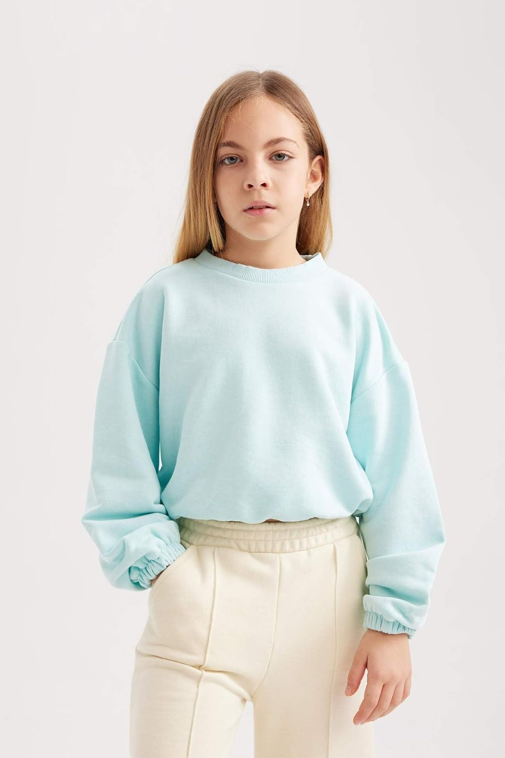Detalle de DeFacto Mädchen B7788a8 Sweatshirt – warmer Fleece-Pullover für kalte Tage