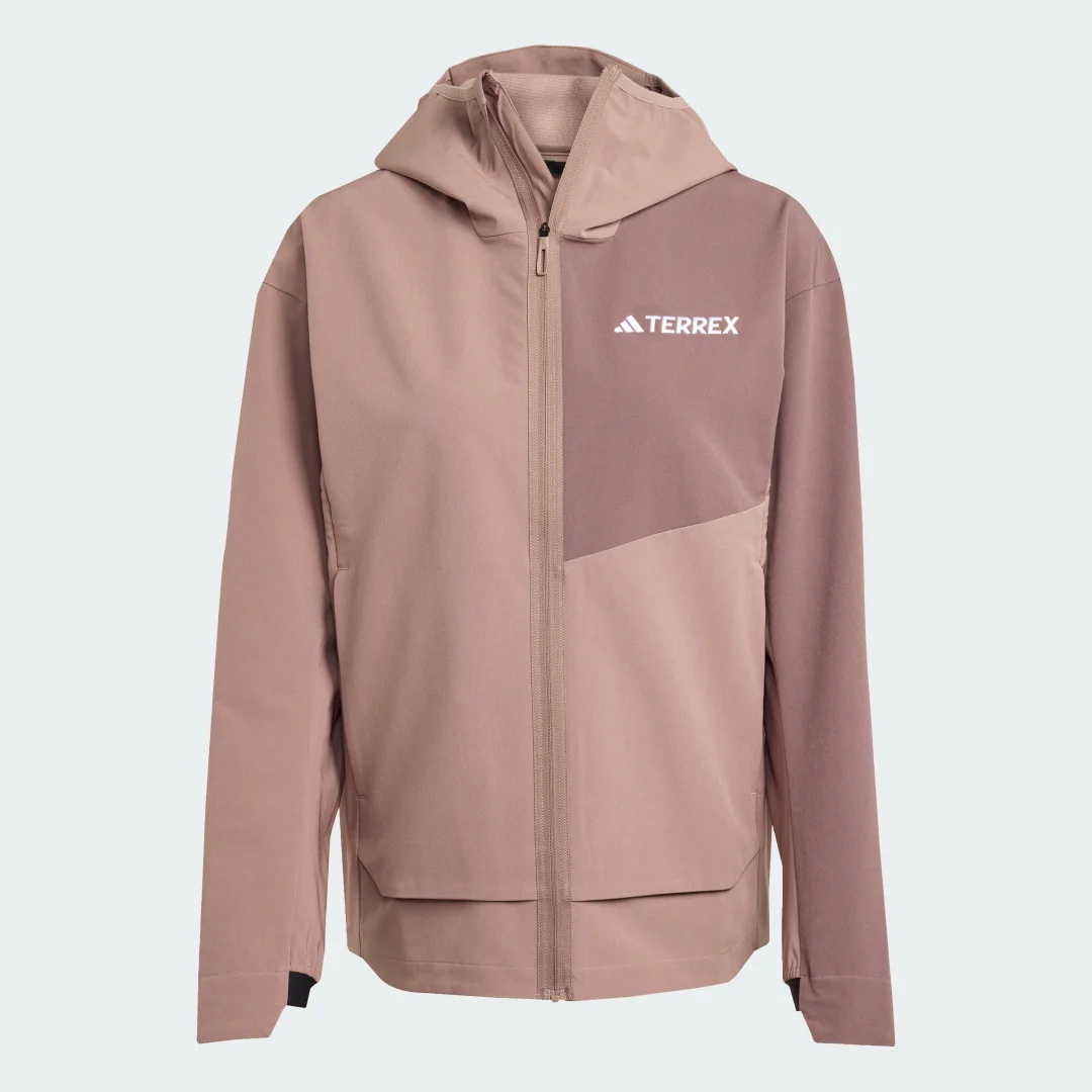 Detalle de Chaqueta Terrex Multi Softshell de Adidas: opinión práctica para decidir su compra