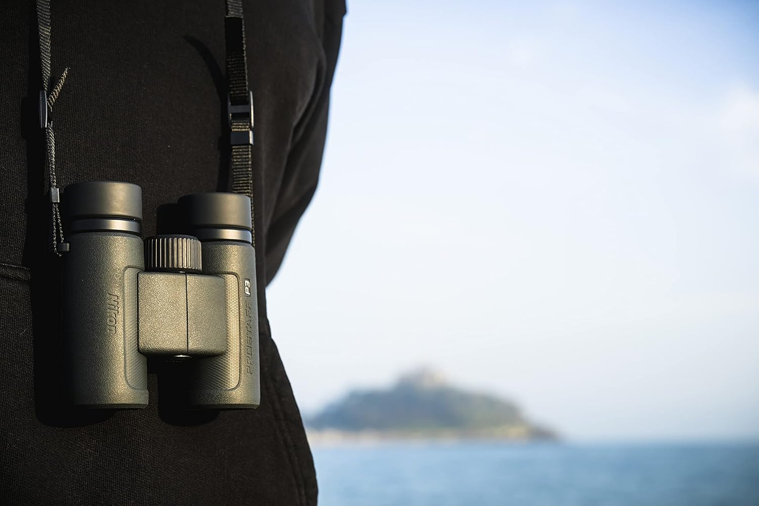 Thumbnail 5 de Nikon PROSTAFF P3 8x42 Binoculars – Clear, Weather-Tough Entry-Level Optics