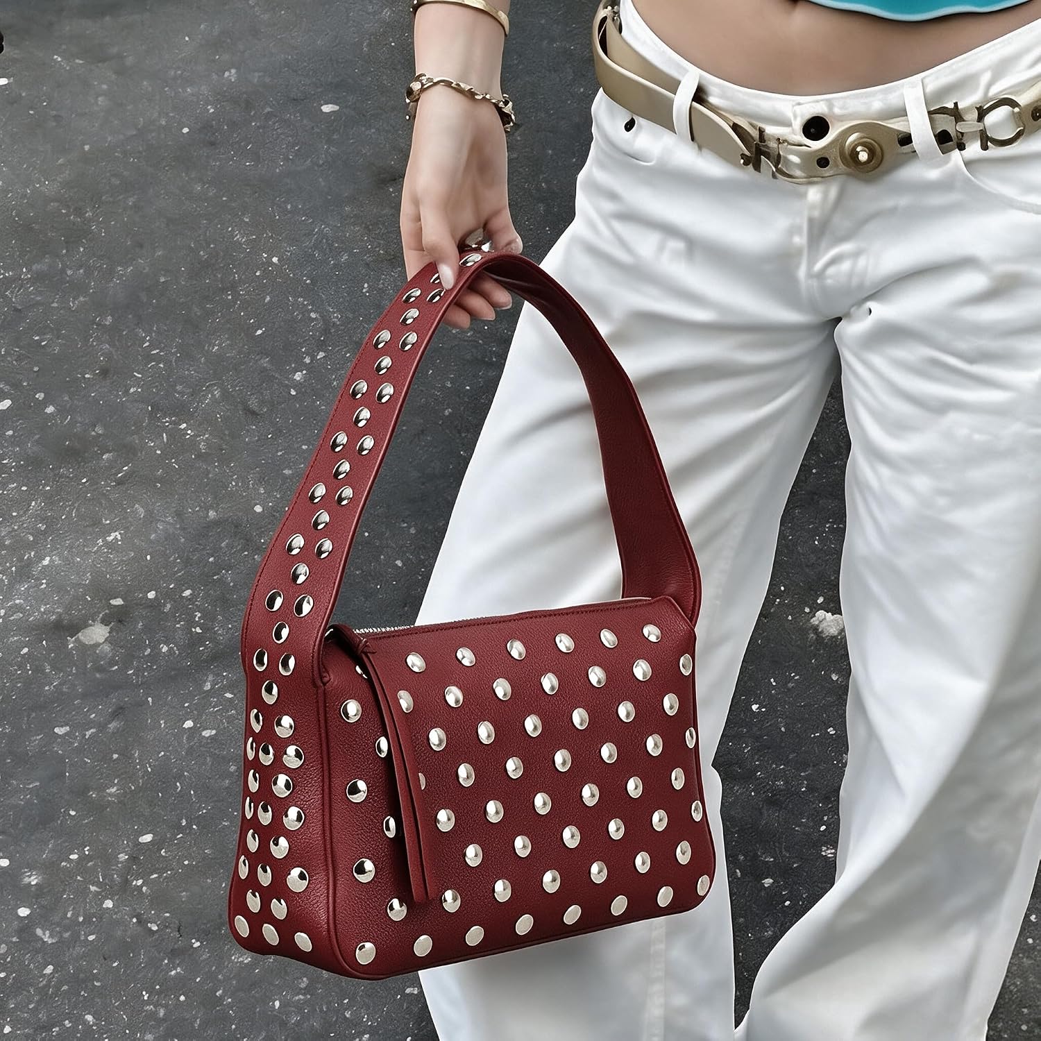 Detalle de KISSSEA Studded Shoulder Bag with Credit Card Slot