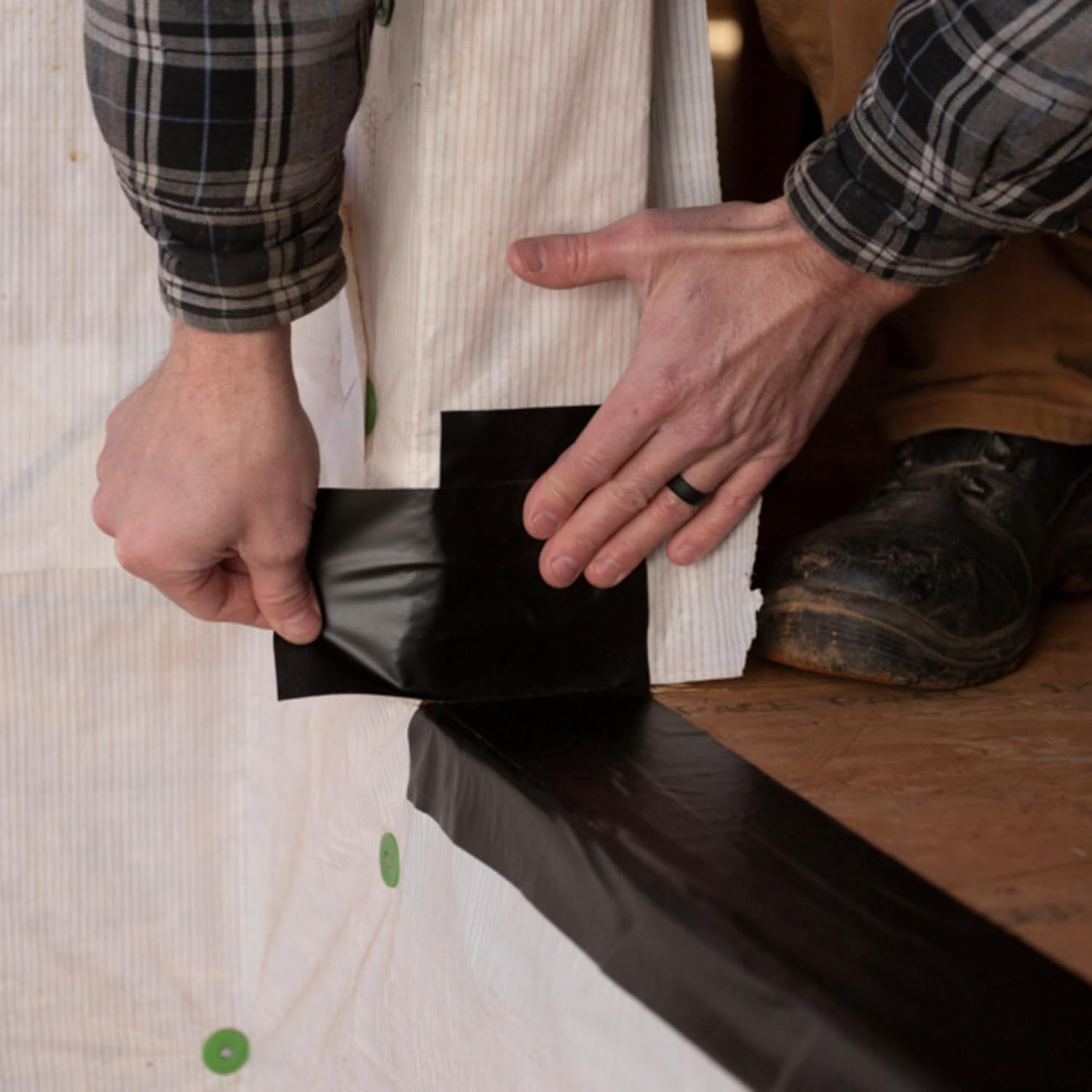 Thumbnail 6 de FrogTape Pro Grade Flashing Tape for Windows & Doors (Black, 6 in. x 75 ft) — All-Weather UV-Resistant Flashing Tape