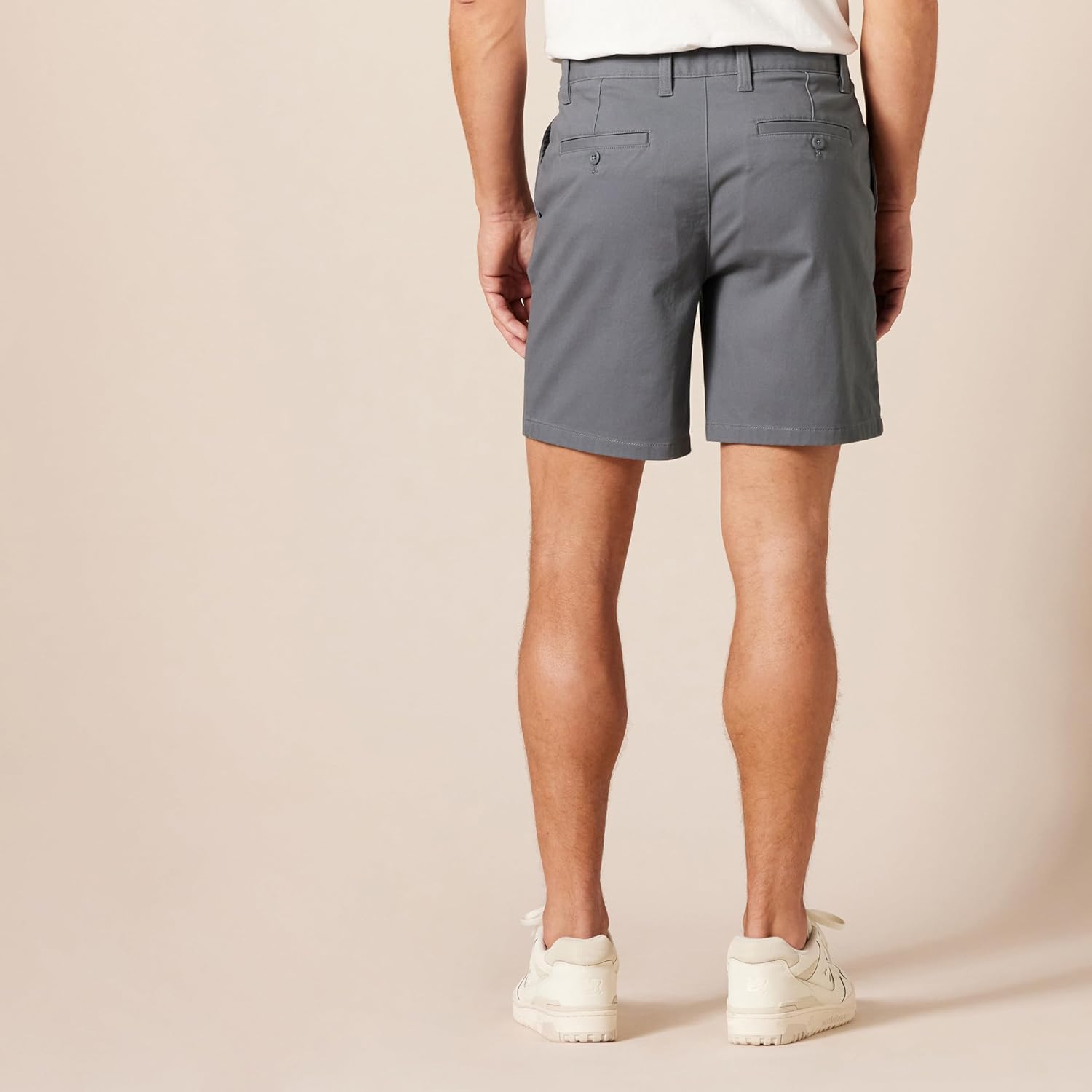 Thumbnail 1 de Amazon Essentials Men’s Slim-Fit 7" Stretch Chino Shorts (Charcoal)