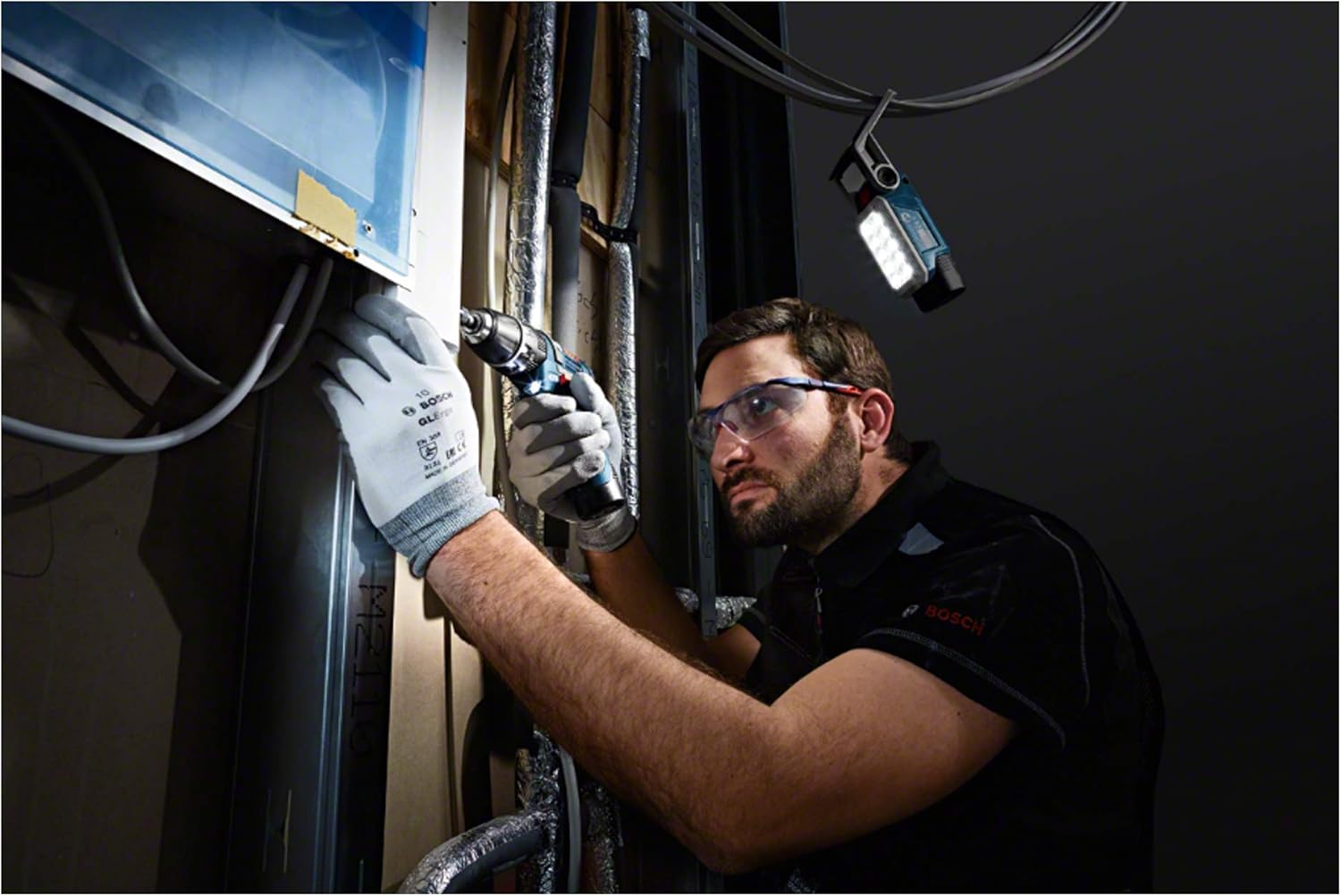 Thumbnail 5 de Bosch Professional GLI 12V-330: Lampe LED sans fil pour le système 12V