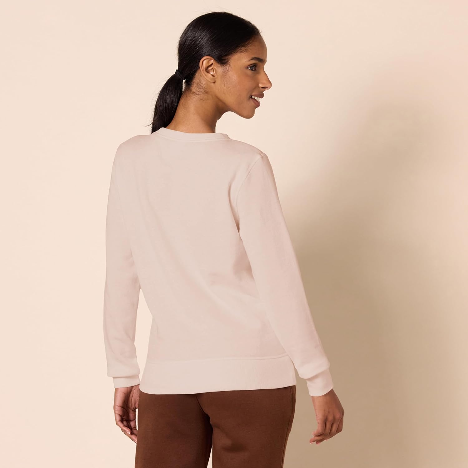 Thumbnail 1 de Amazon Essentials Women’s Fleece Crewneck Pullover Sweatshirt (Plus Size available)