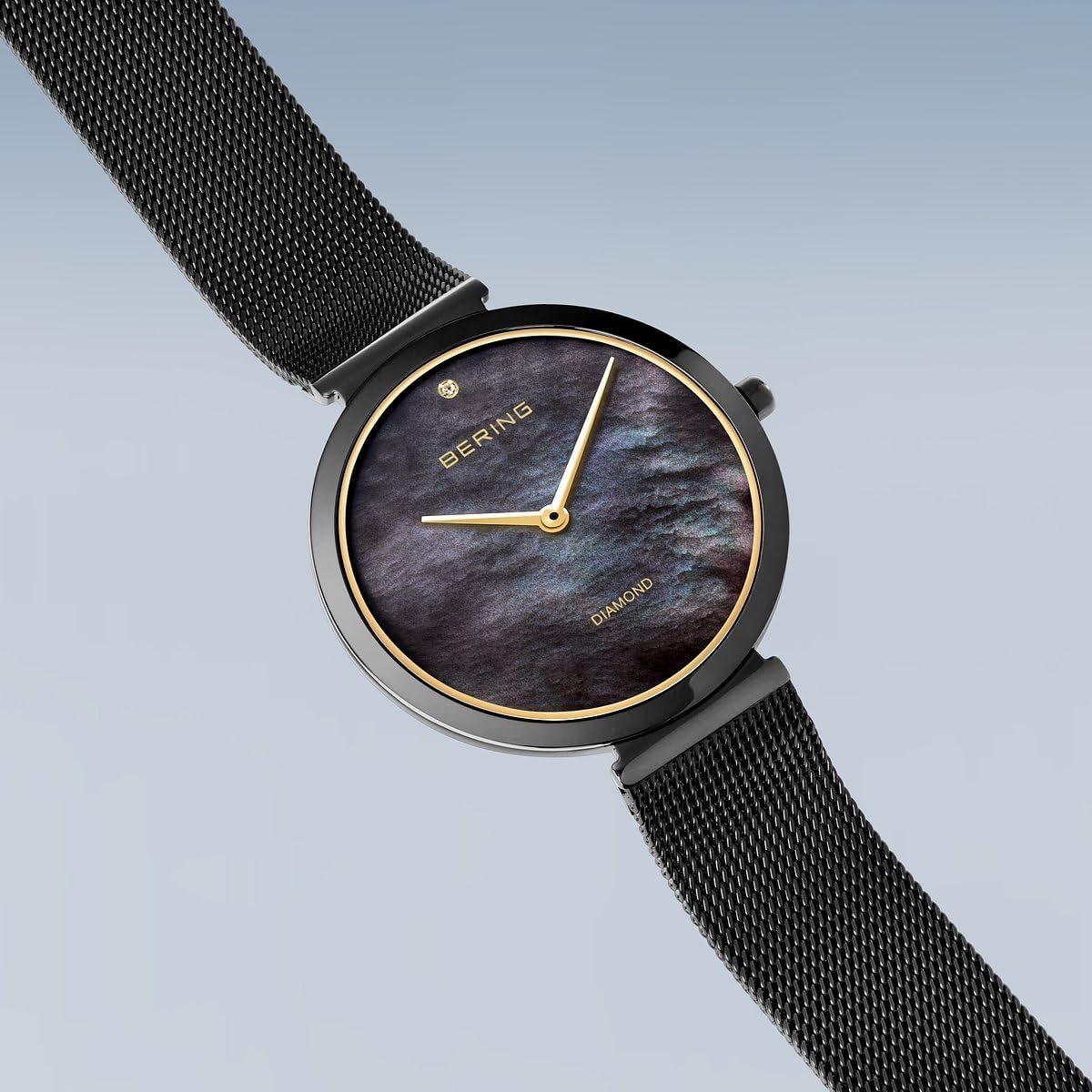 Thumbnail 2 de BERING 18132-Charity1 Montre à Quartz pour Femme – 32 mm, Boîtier bleu, Cadran bleu, Bracelet Milanais, Verre Saphir, 3 ATM