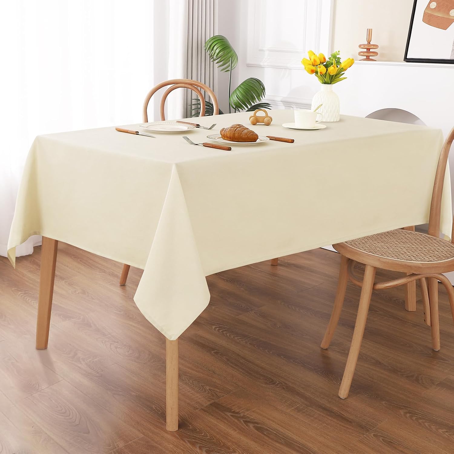 Detalle 2 de AooHome Tischdecke abwaschbar Beige (Leinen-Optik) 140 x 200 cm