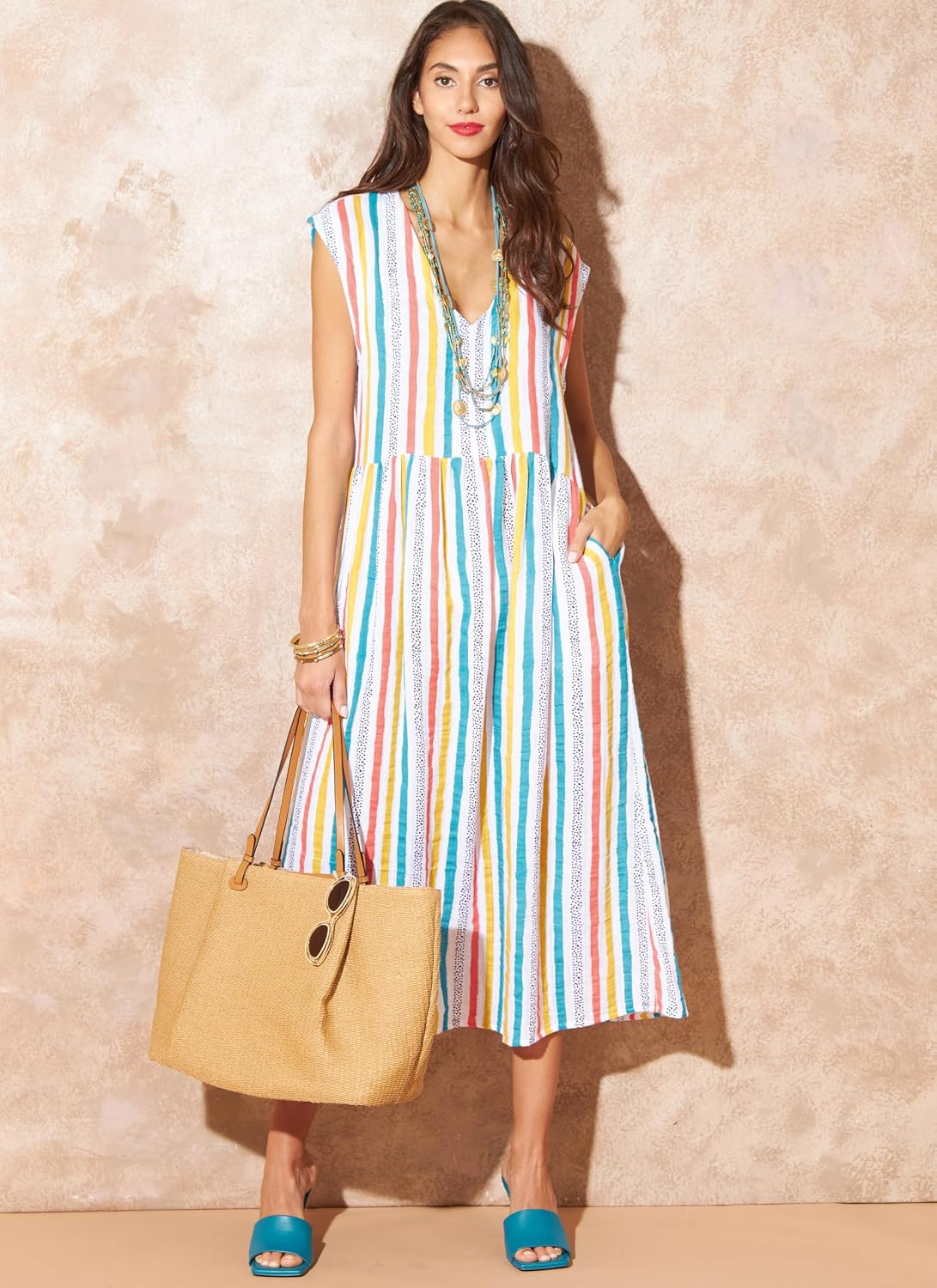 Detalle de McCall's M8281A Misses Dress A: A practical knit-to-flow pattern for everyday elegance