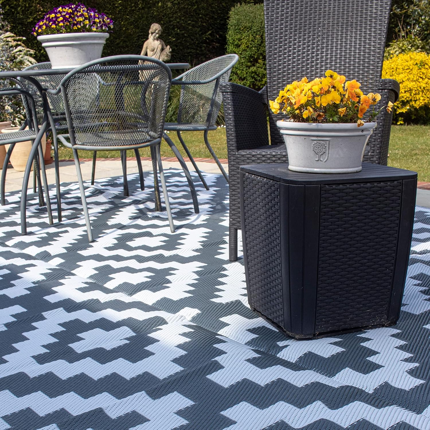 Thumbnail 6 de Valiant Outdoor XL Waterproof Rug for Garden, Patio and Decking - Geometric Grey (3.6m x 2.7m)