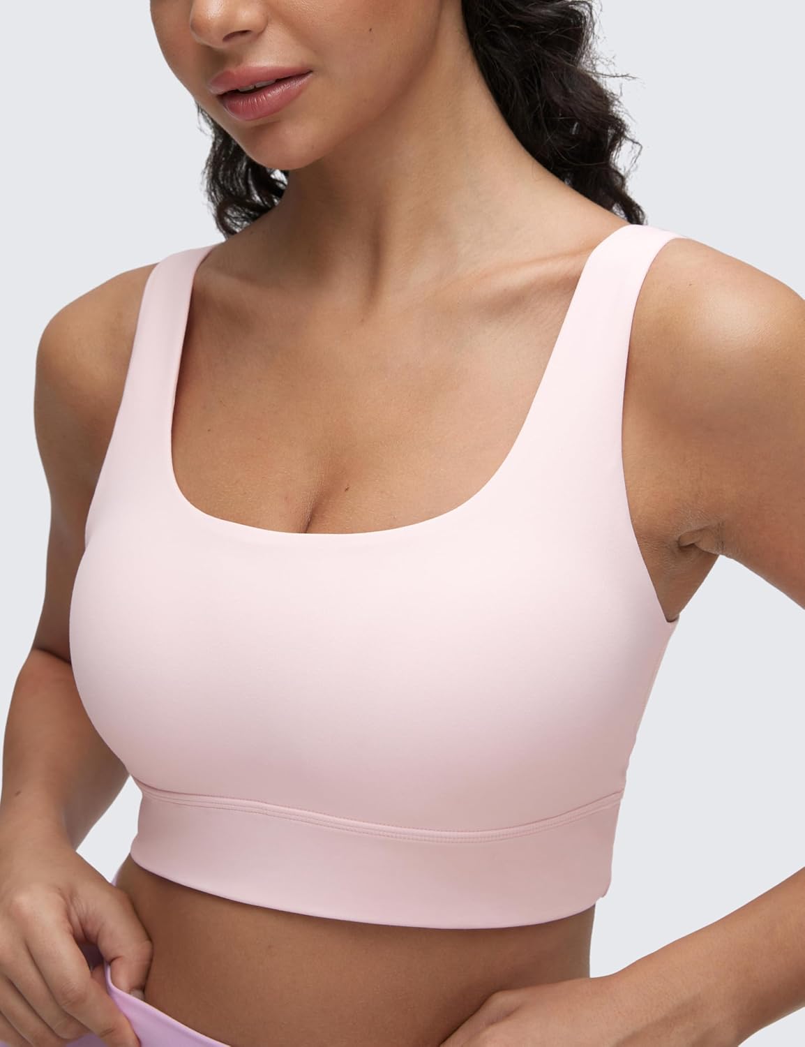 Detalle de CRZ YOGA Women’s ButterLuxe U-Back Padded Low Impact Sports Bra (ButterLuxe collection)