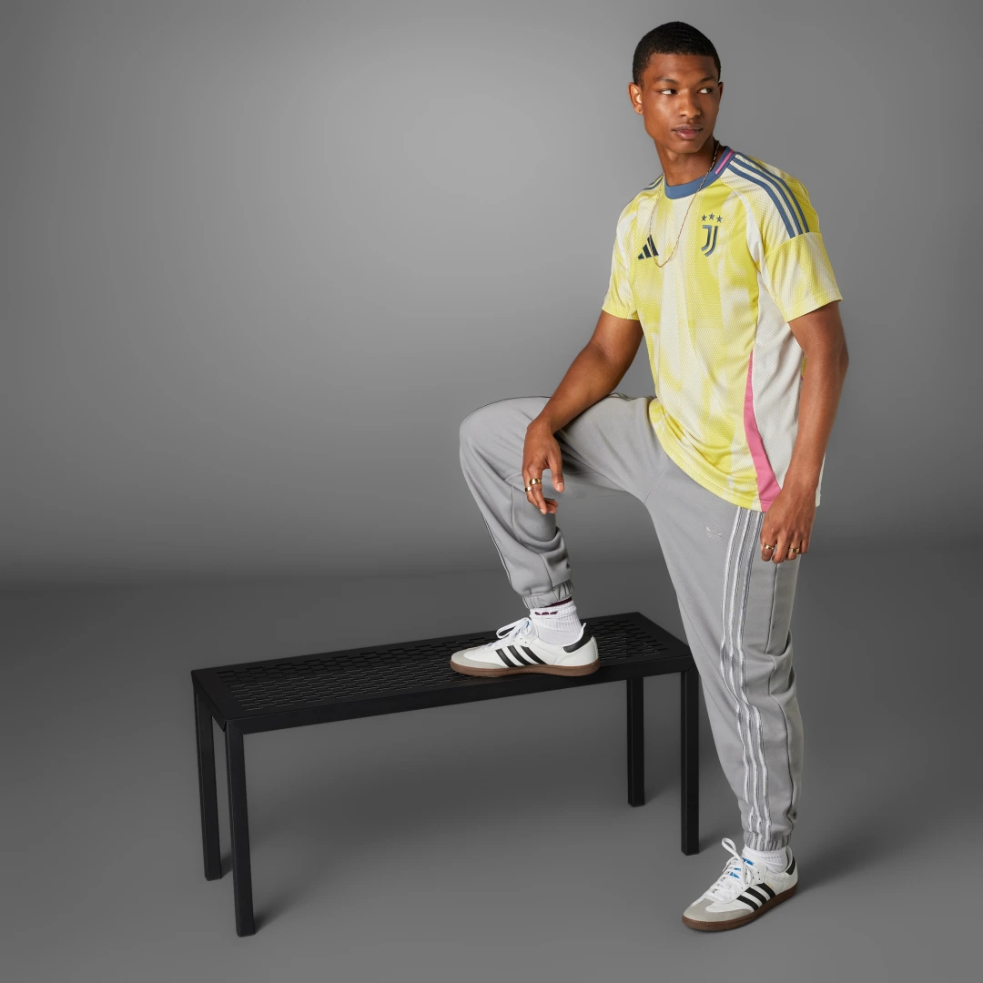 Detalle 2 de Camiseta Juventus 24/25 Away de Adidas – versión Amarillo