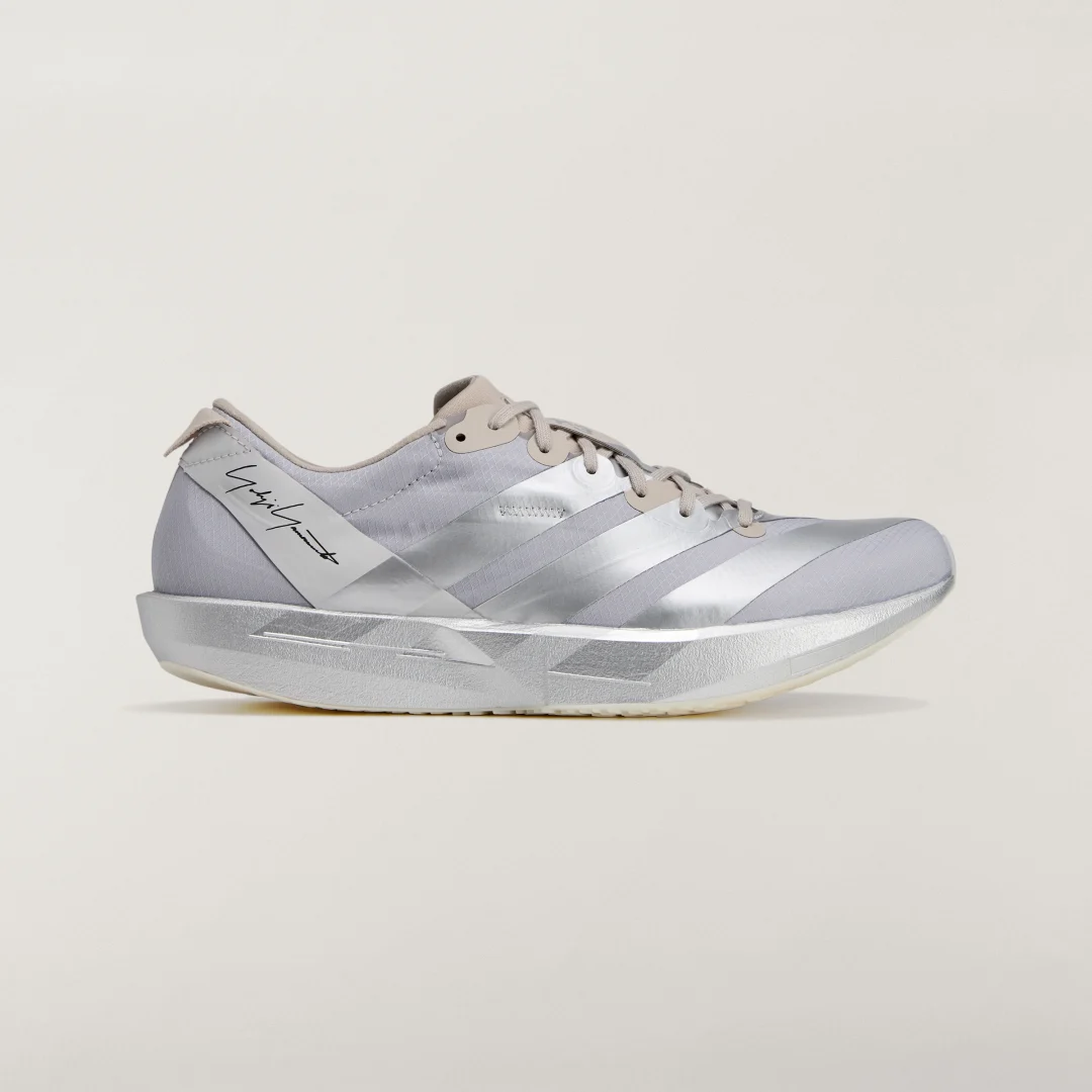 Detalle de Zapatilla Y-3 ADIOS 9 de Adidas: estética futurista y sensación de ligereza en cada paso