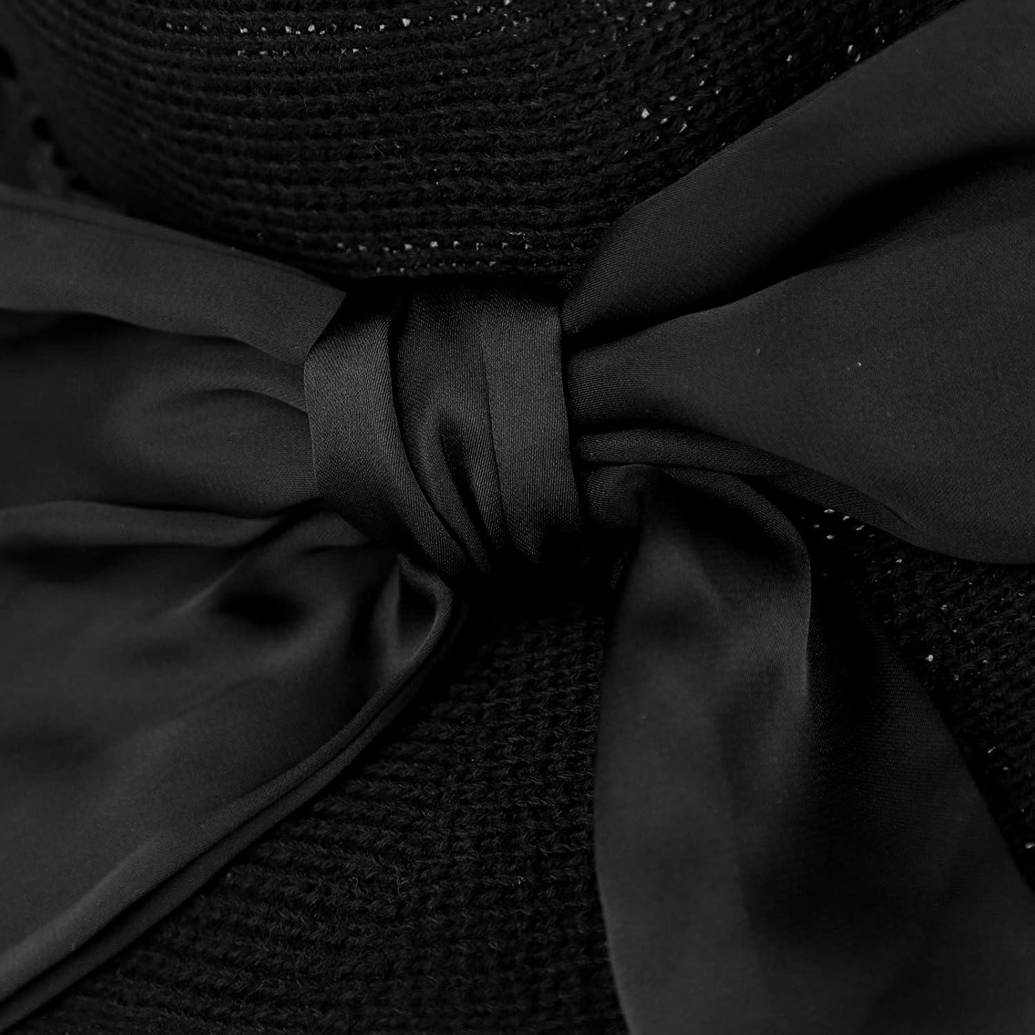 Detalle 2 de HKSICHENGKEJIUK Halloween Witch Hat with Rose Bow – One-Size Gothic Knit Wide-Brim Headwear