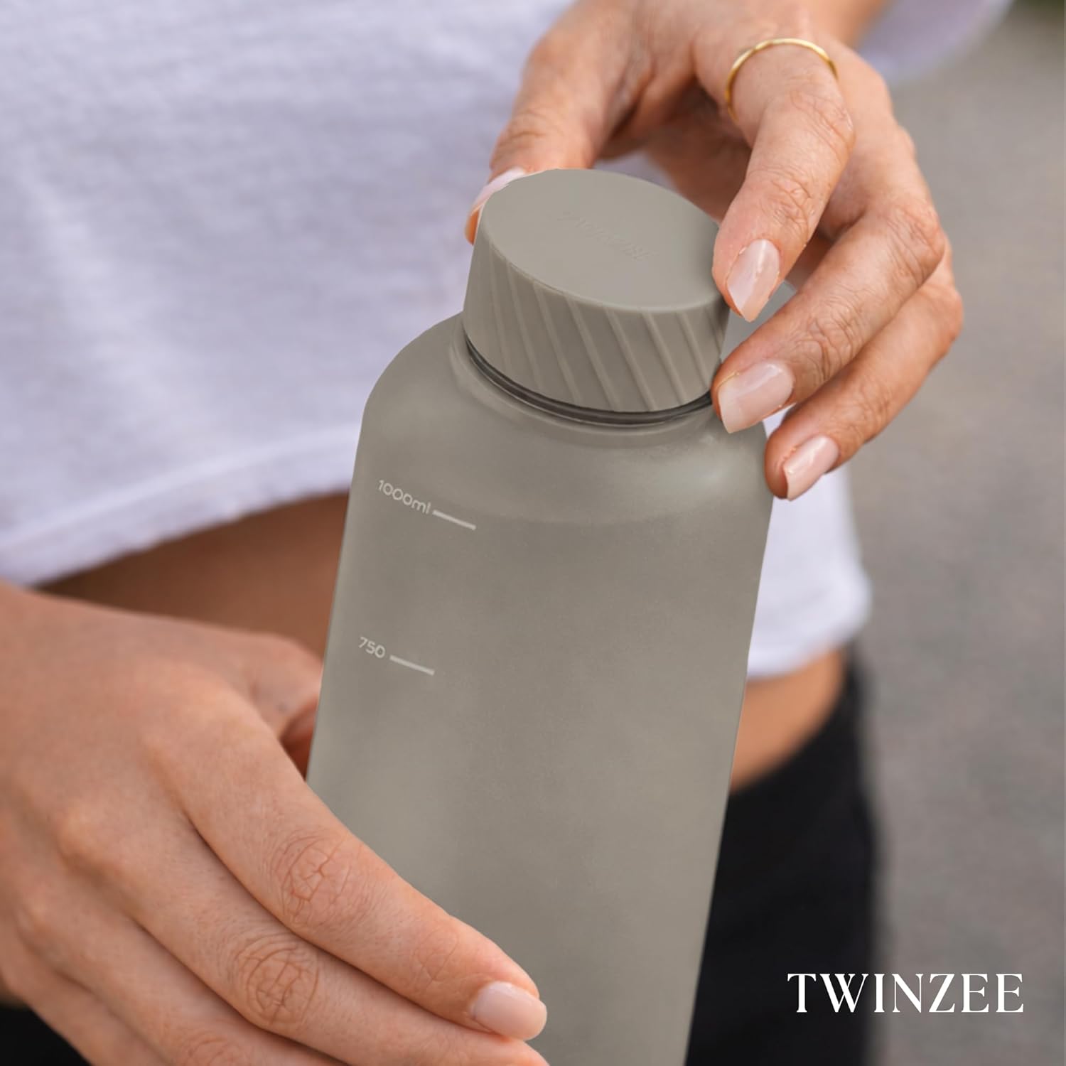 Thumbnail 1 de Twinzee Gourde 1L – Gourde sport anti-fuite, sans BPA, Tritan, 1 litre, taupe