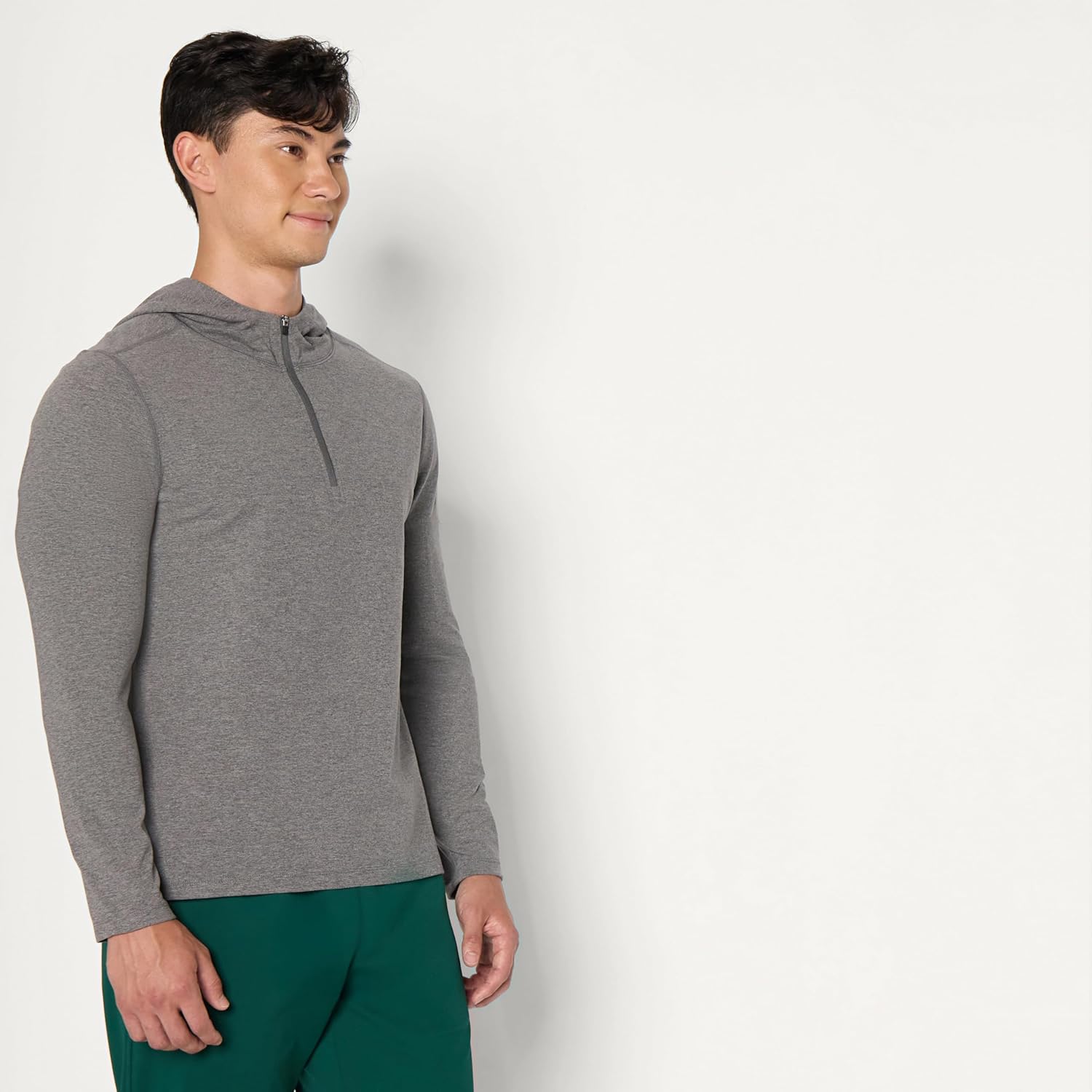 Thumbnail 1 de Amazon Essentials Men's Athletic Soft Performance Lightweight Quarter-Zip Hoodie