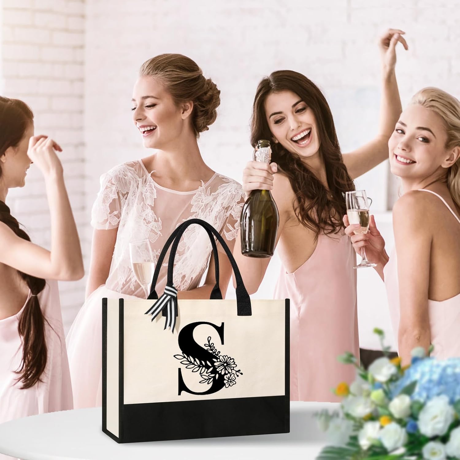 Thumbnail 2 de Tecanne Initial Canvas Tote Bag