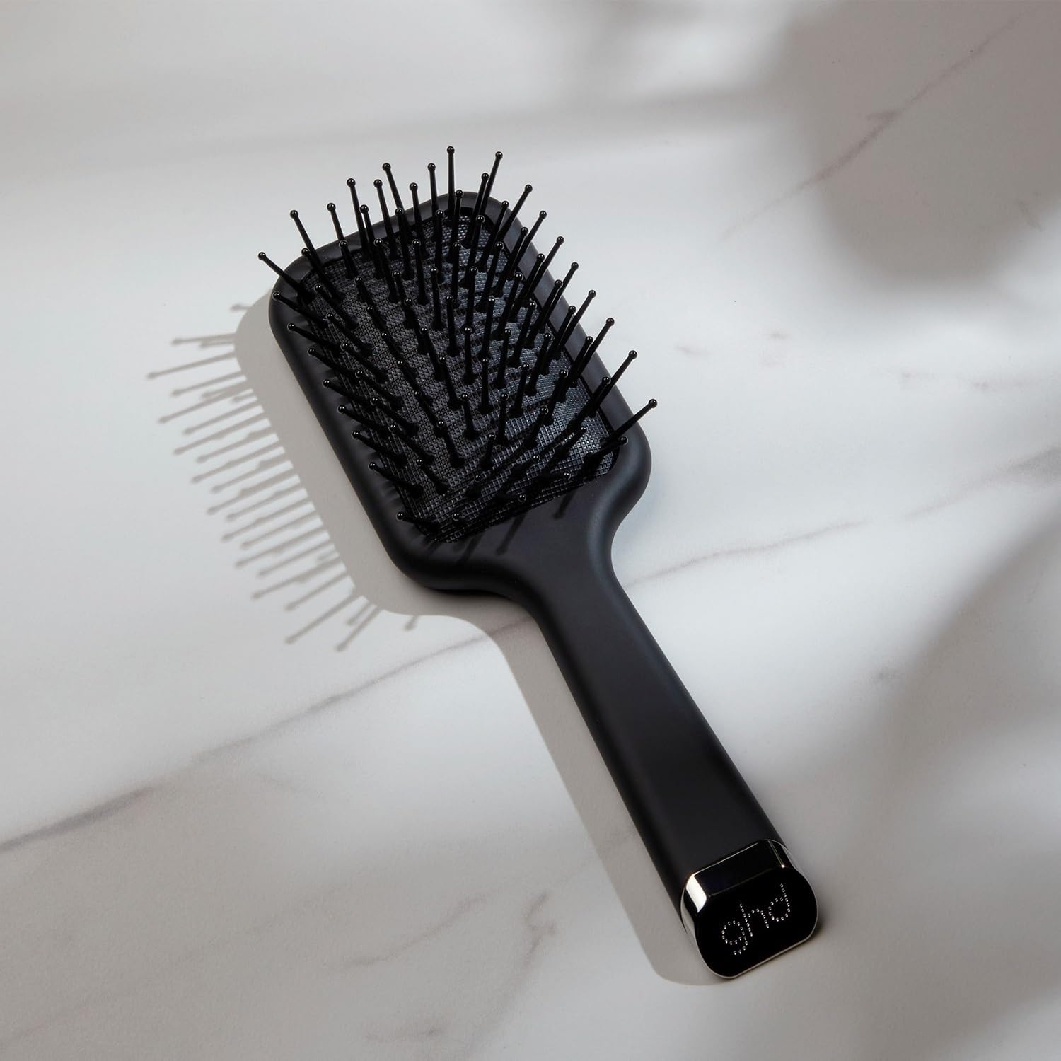 Detalle de ghd The Mini All-rounder spazzola piatta da viaggio 💇♀