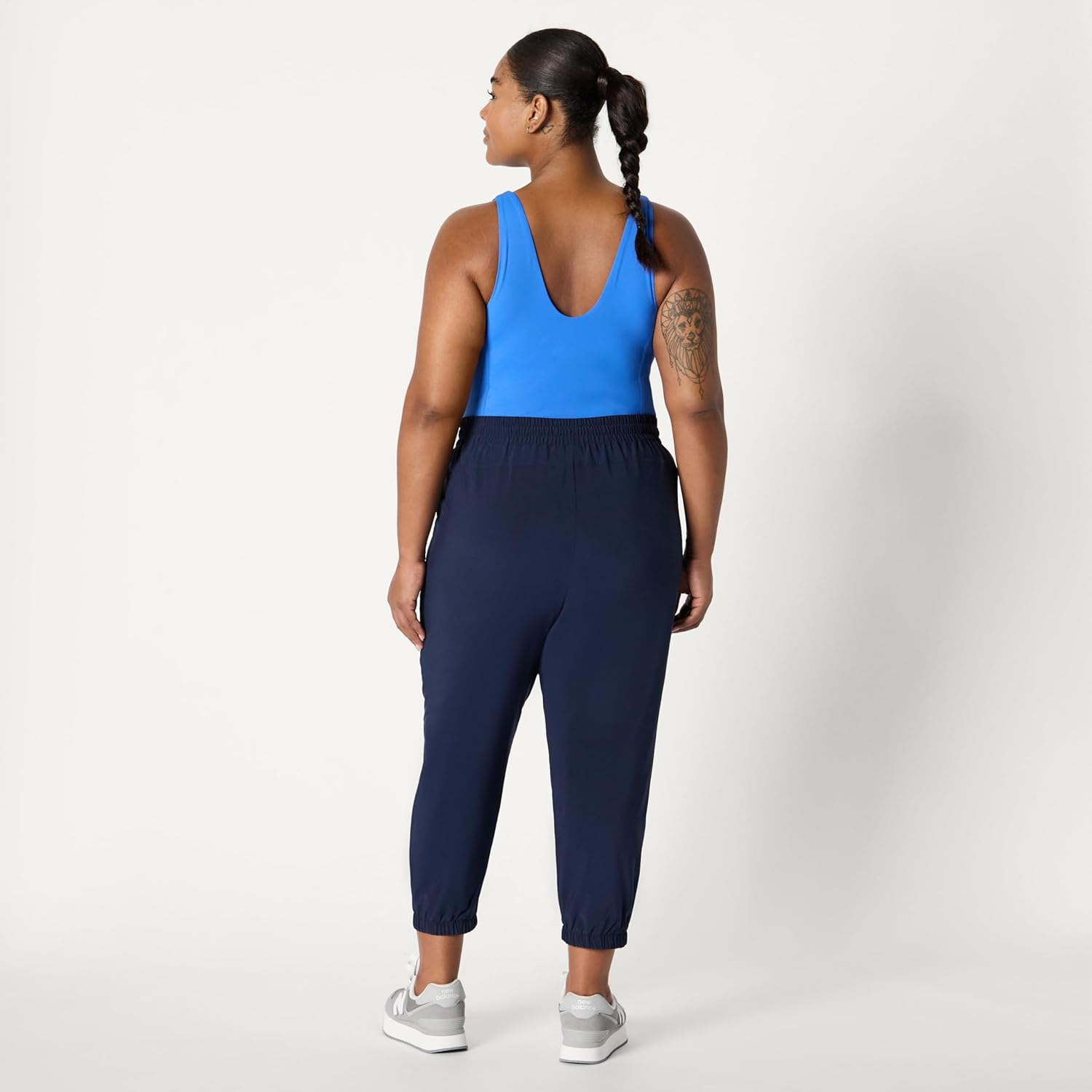 Thumbnail 6 de Amazon Essentials Women’s Active Performance Stretch Woven Crop Jogger Trousers (23.5in/60cm inseam)