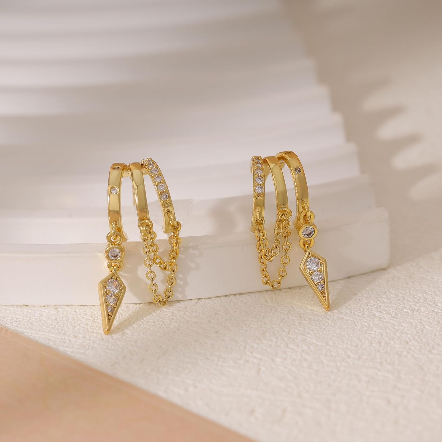 Detalle de SELSHE Dangle Earrings in Brass