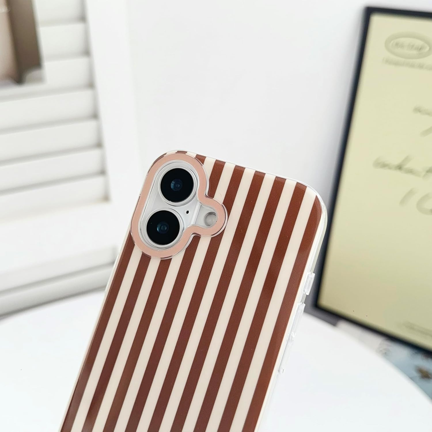 Detalle 2 de OWLSTAR iPhone 17 Case Brown