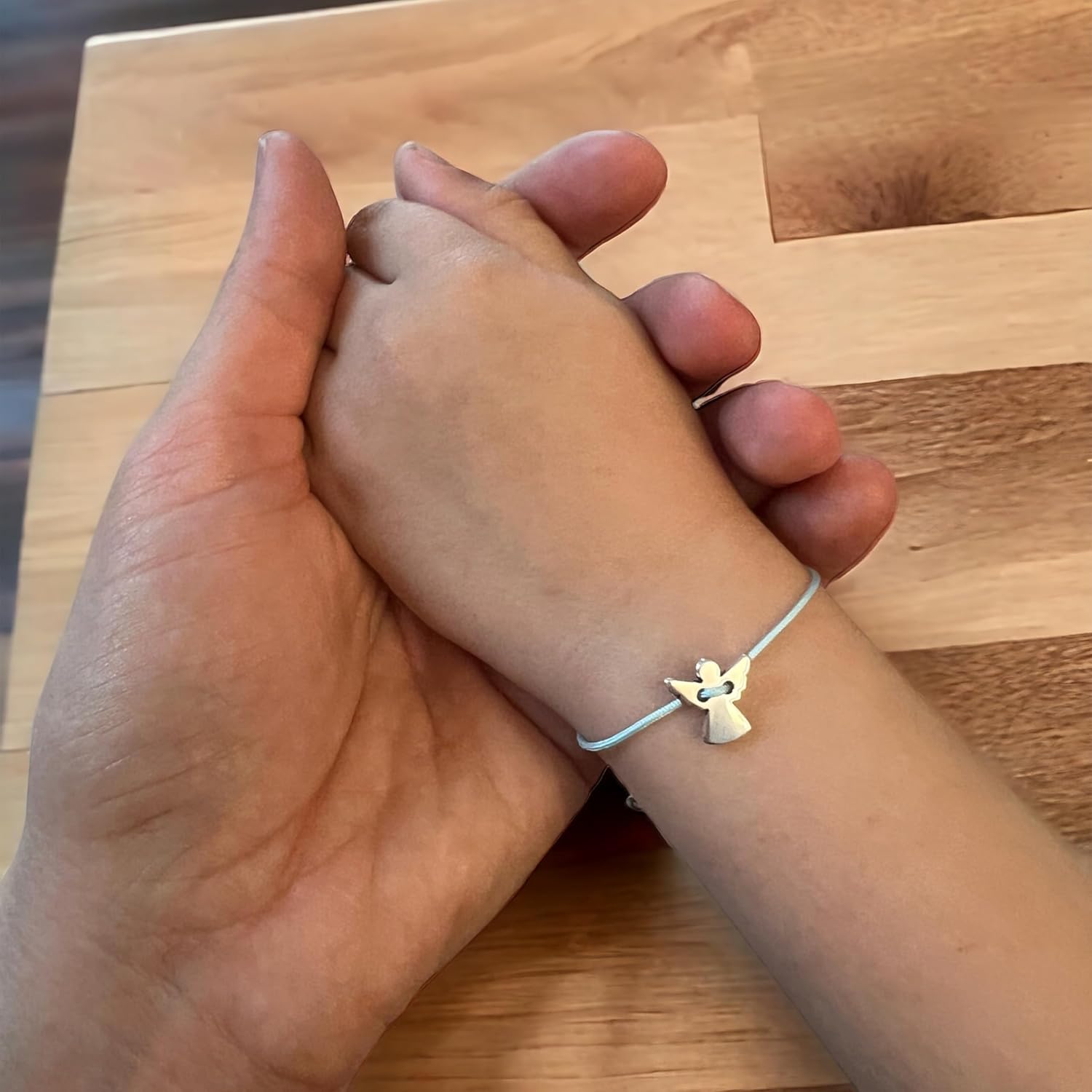 Detalle de Selfmade Schmuck: Handgefertigtes Schutzengel-Armband zur Erstkommunion für Mädchen in Deutschland