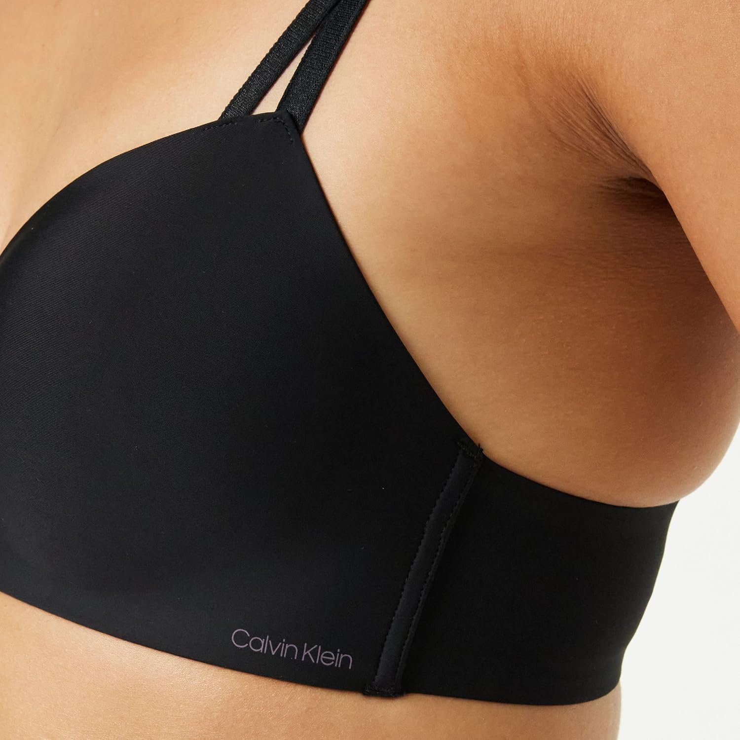 Detalle 2 de Calvin Klein Donna Reggiseno a Mezza Coppa Lift Elasticizzato Nero 2A – Comfort daily con look minimal