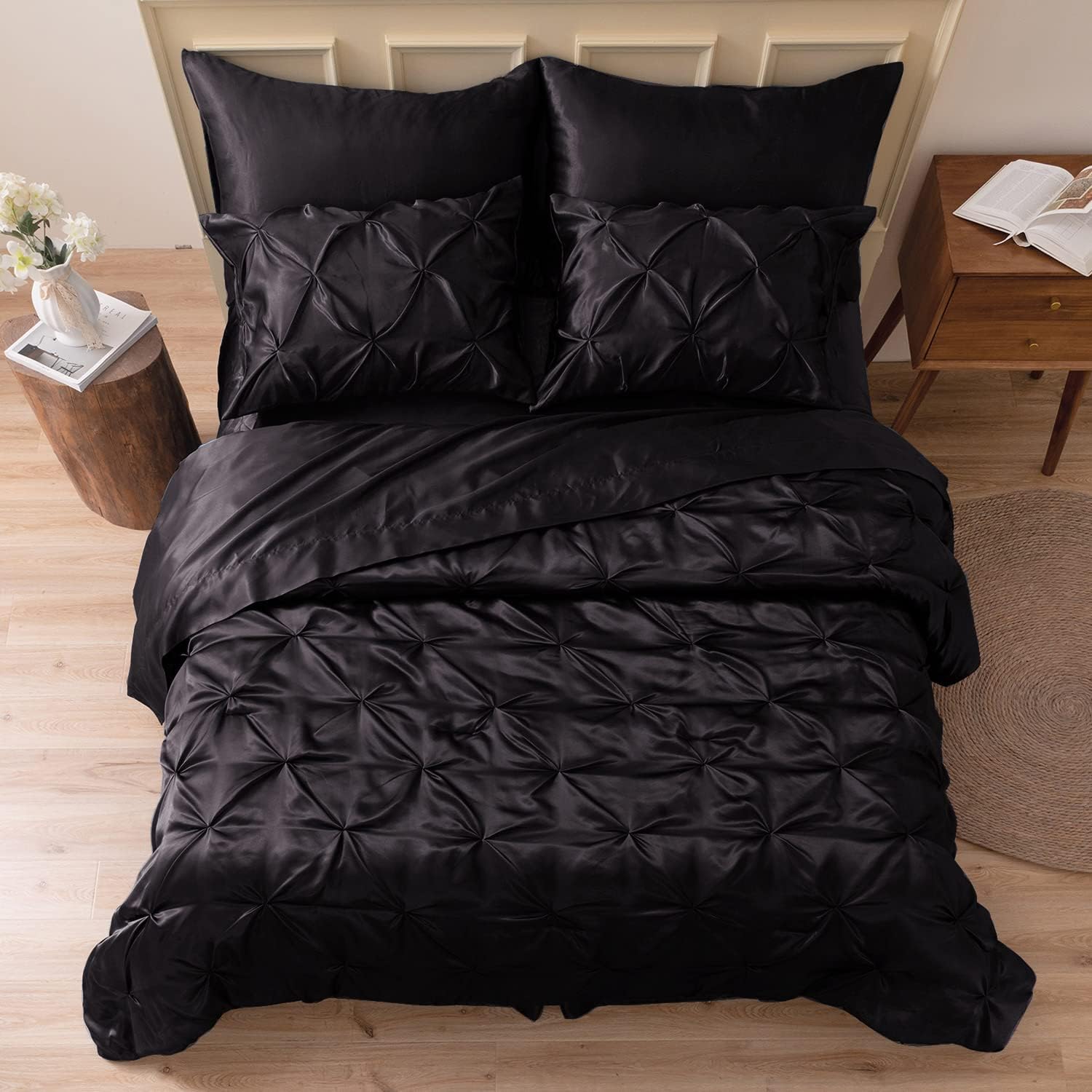 Detalle de MR&HM Satin Comforter Queen 7-Piece Bedding Set