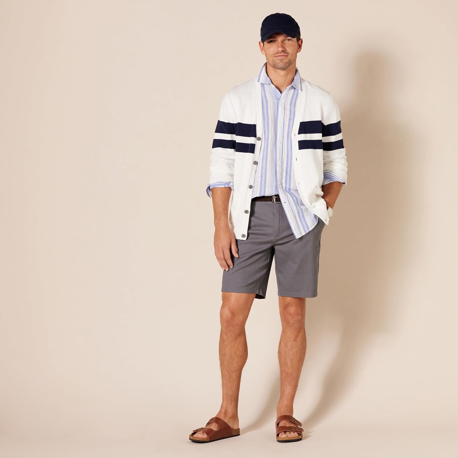 Thumbnail 4 de Amazon Essentials Men's Slim-Fit 9" (23cm) Stretch Chino Shorts