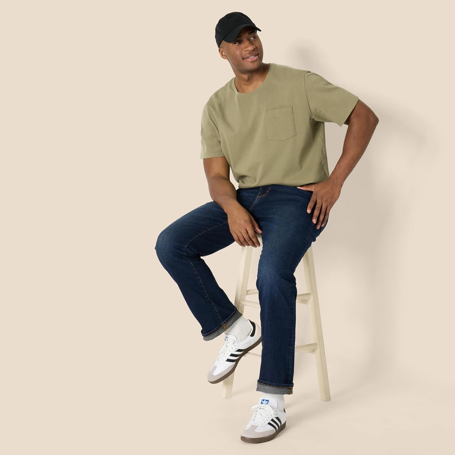 Thumbnail 6 de Amazon Essentials Men’s Relaxed Fit Heavyweight Cotton Pocket T-Shirt