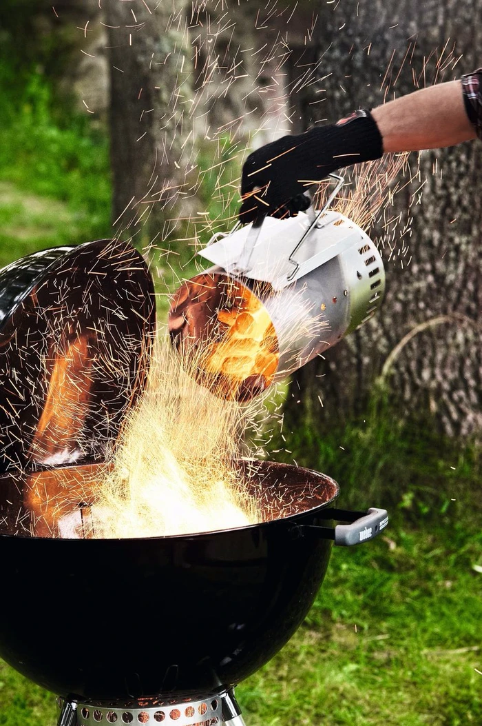 Detalle 2 de Weber Anzündkamin-Set Groß – 2 kg Briketts