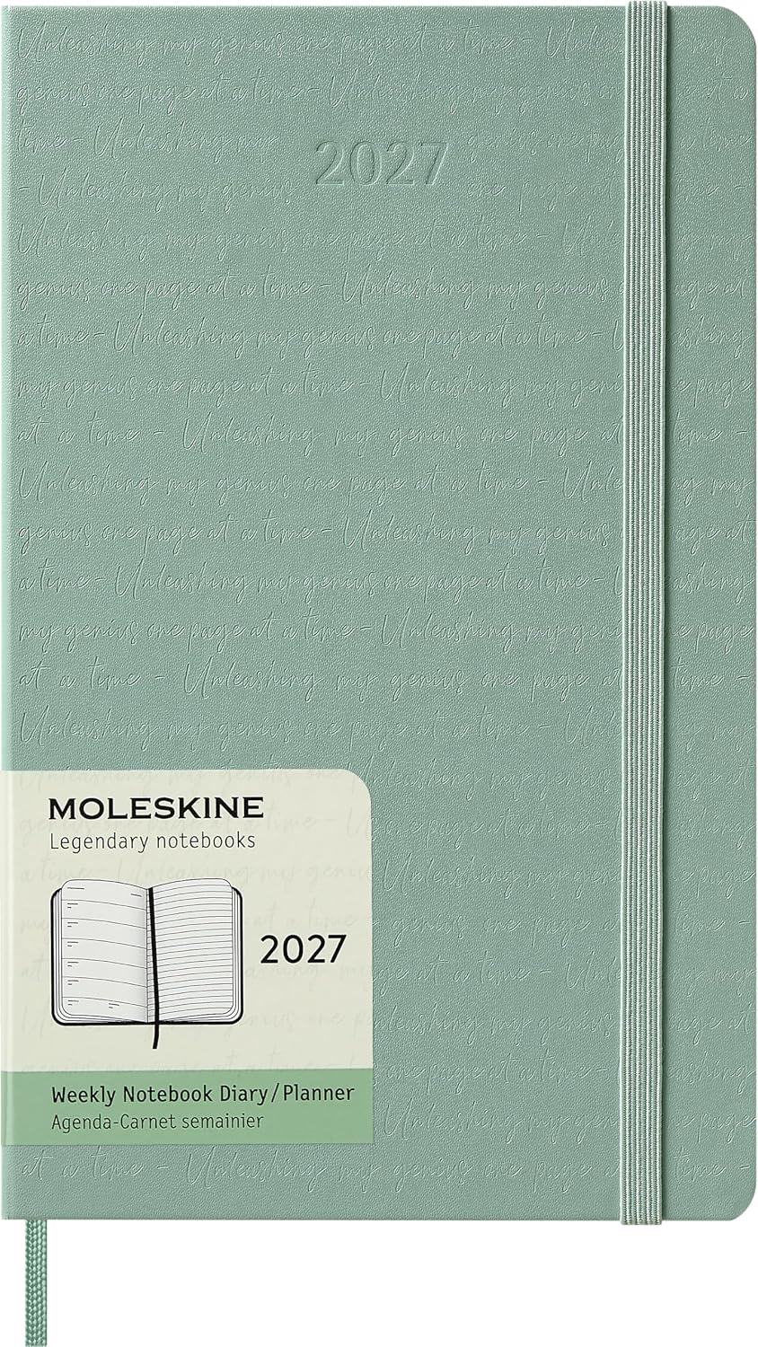 Detalle de Moleskine DHK812WN3Y27 weekplanner 2027, harde kaft, saliegroen, 13 x 21 cm