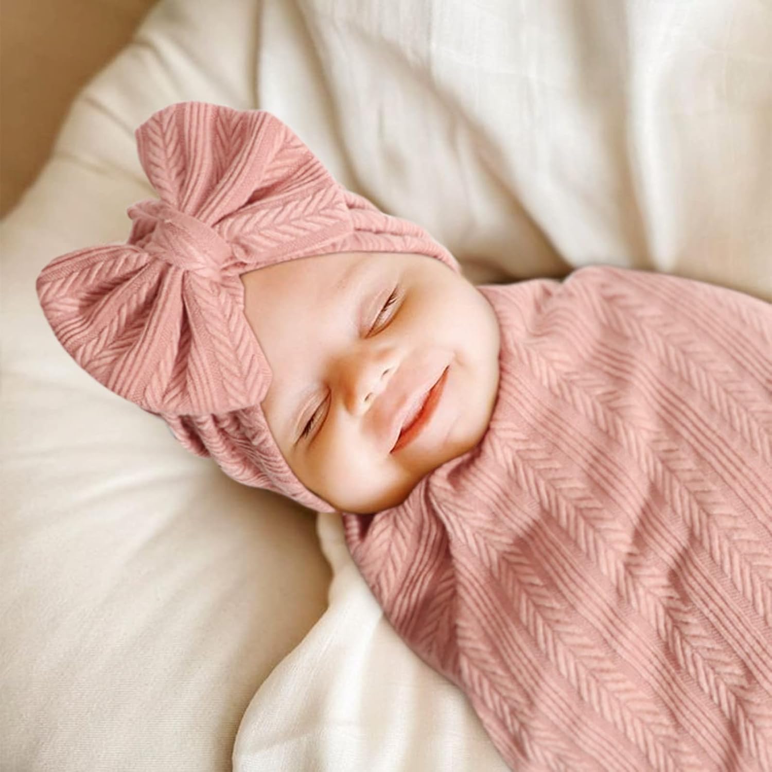 Detalle 2 de DRESHOW Newborn Receiving Blanket Set with Matching Bow Hat and Bow Headband for Girls