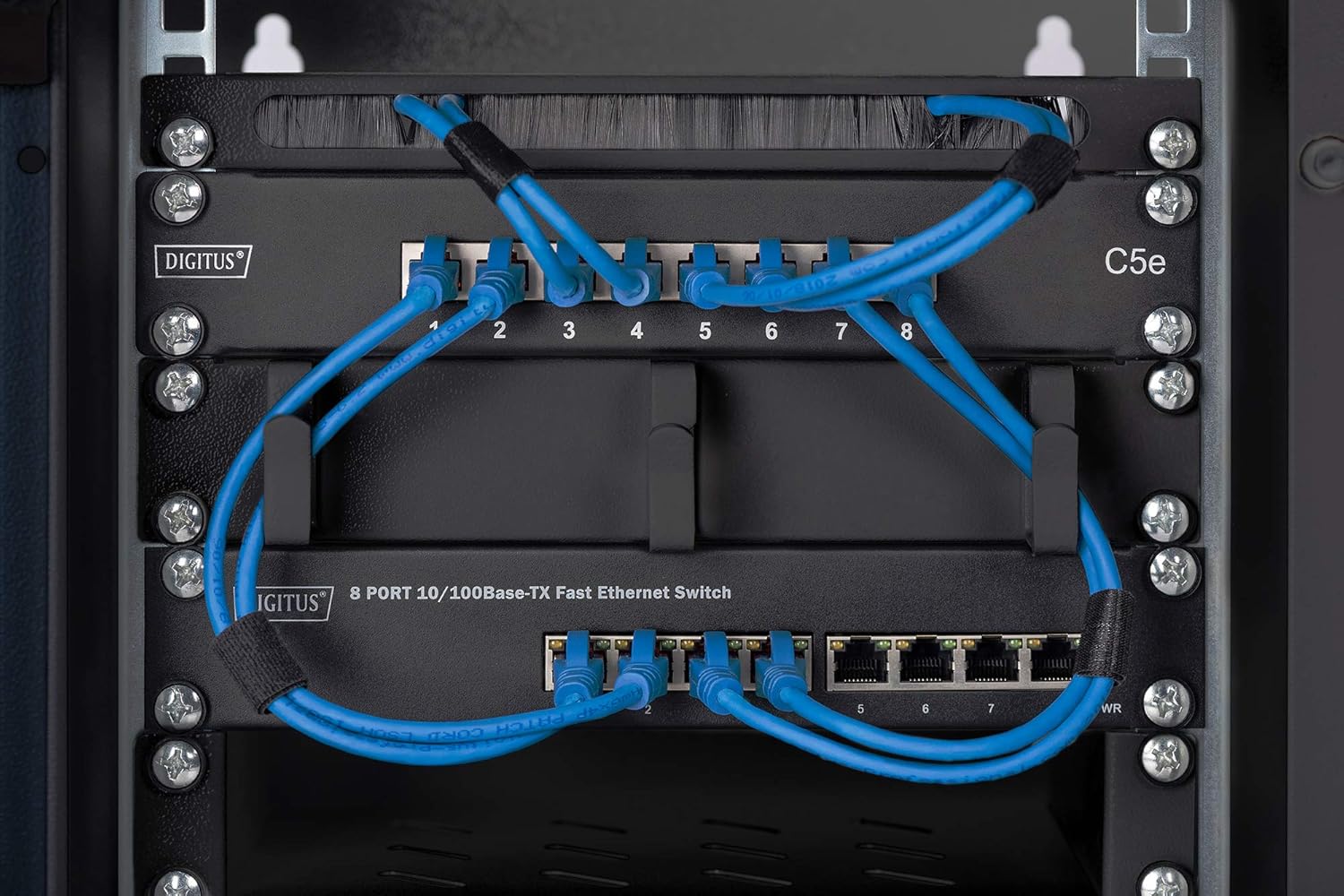 Thumbnail 4 de DIGITUS 1HE 10-Zoll Fachboden (254 mm) für Netzwerk-Schrank, perforiertes Stahlblech in Schwarz