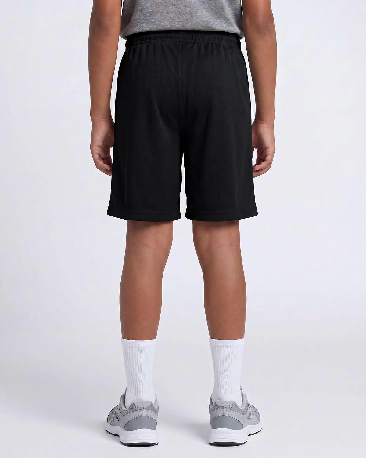Detalle 2 de Real Essentials 5 Pack Boys' Mesh Basketball Athletic Shorts with Pockets