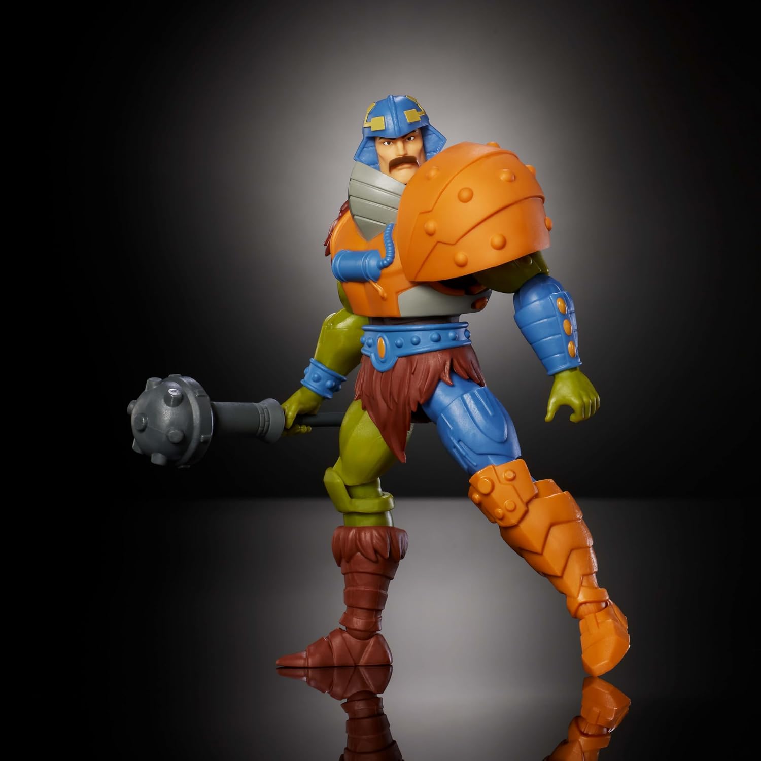 Detalle 2 de Masters of the Universe Origins 200X Cartoon Collection Man-At-Arms Action Figure (5.5-Inch) with Mace Accessory