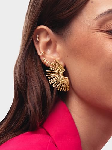 Detalle de SINGULARU Pendientes Sunbeam en acero inoxidable con baño oro de 18Kt y cierre a presión
