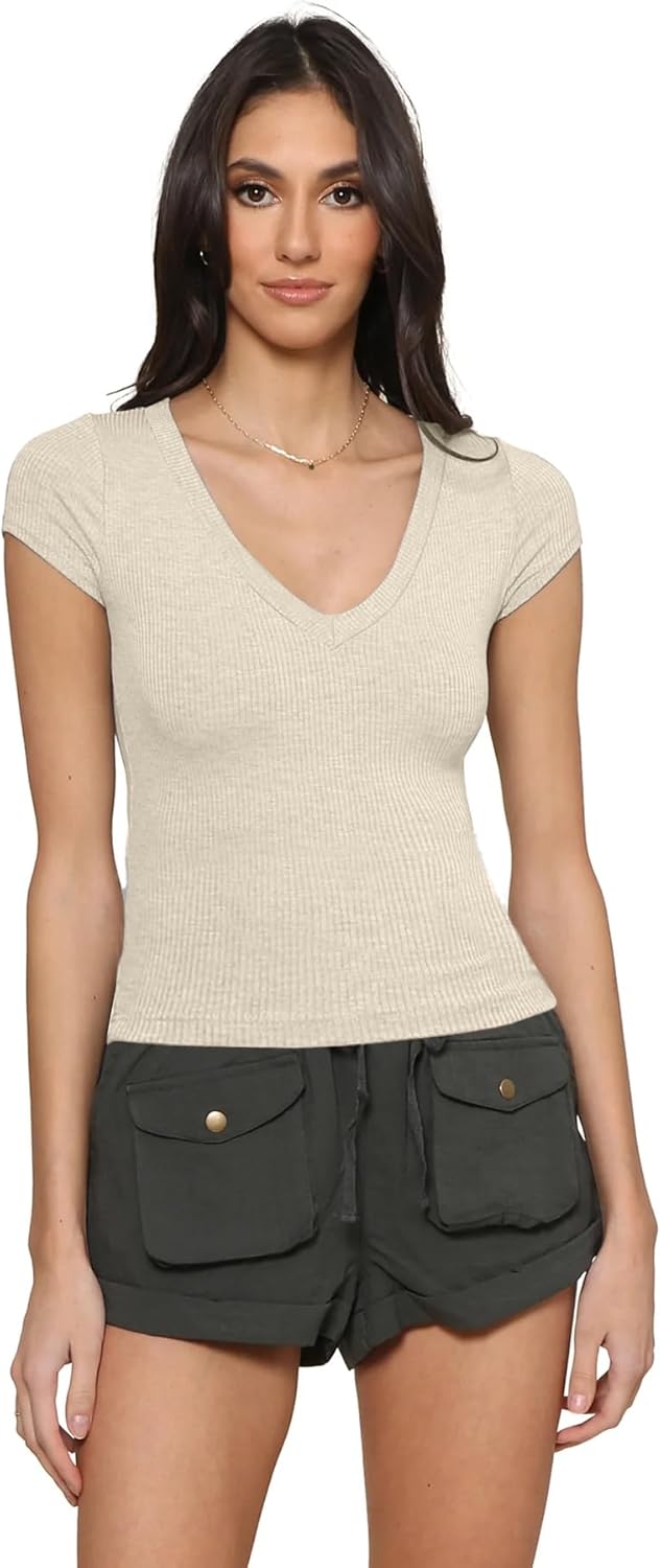 Thumbnail 1 de TrendiMax Womens Short Sleeve V Neck Tee Shirts – Fitted Casual Summer Tunic Top