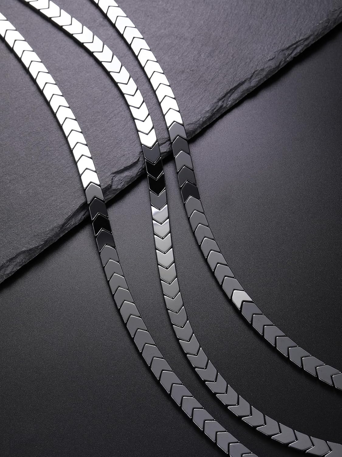 Detalle 2 de PiercingJak Hämatit Kette – 8 mm Schwarz 48 cm Pfeil Glieder Halskette mit Karabinerverschluss
